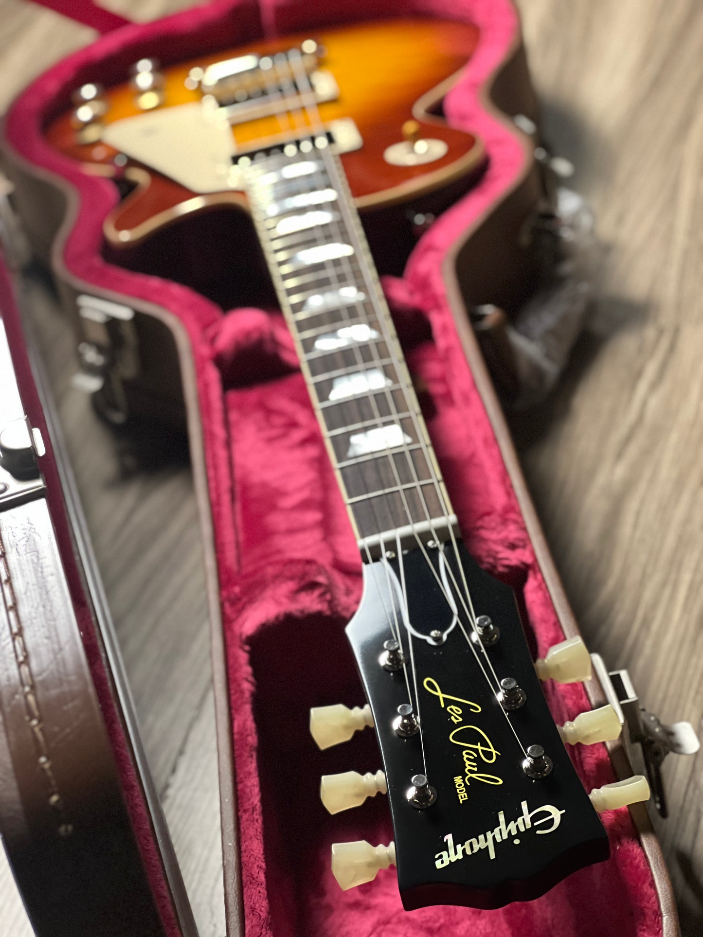 Epiphone 1960 Les Paul Standard Reissue in Washed Cherry Burst w/Case 25011520558