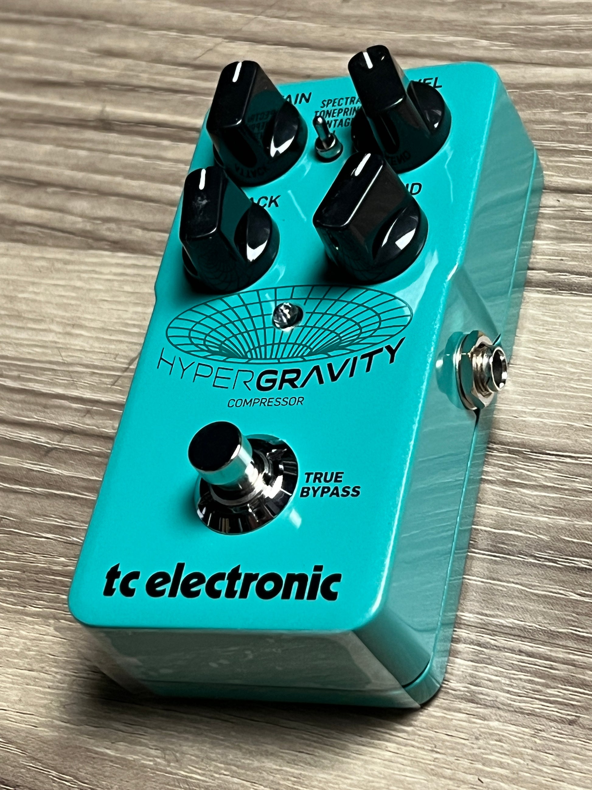 tc electronic hypergravity compressor pedal TC Electronic HyperGravity Compressor Pedal – nafiriguitar.com