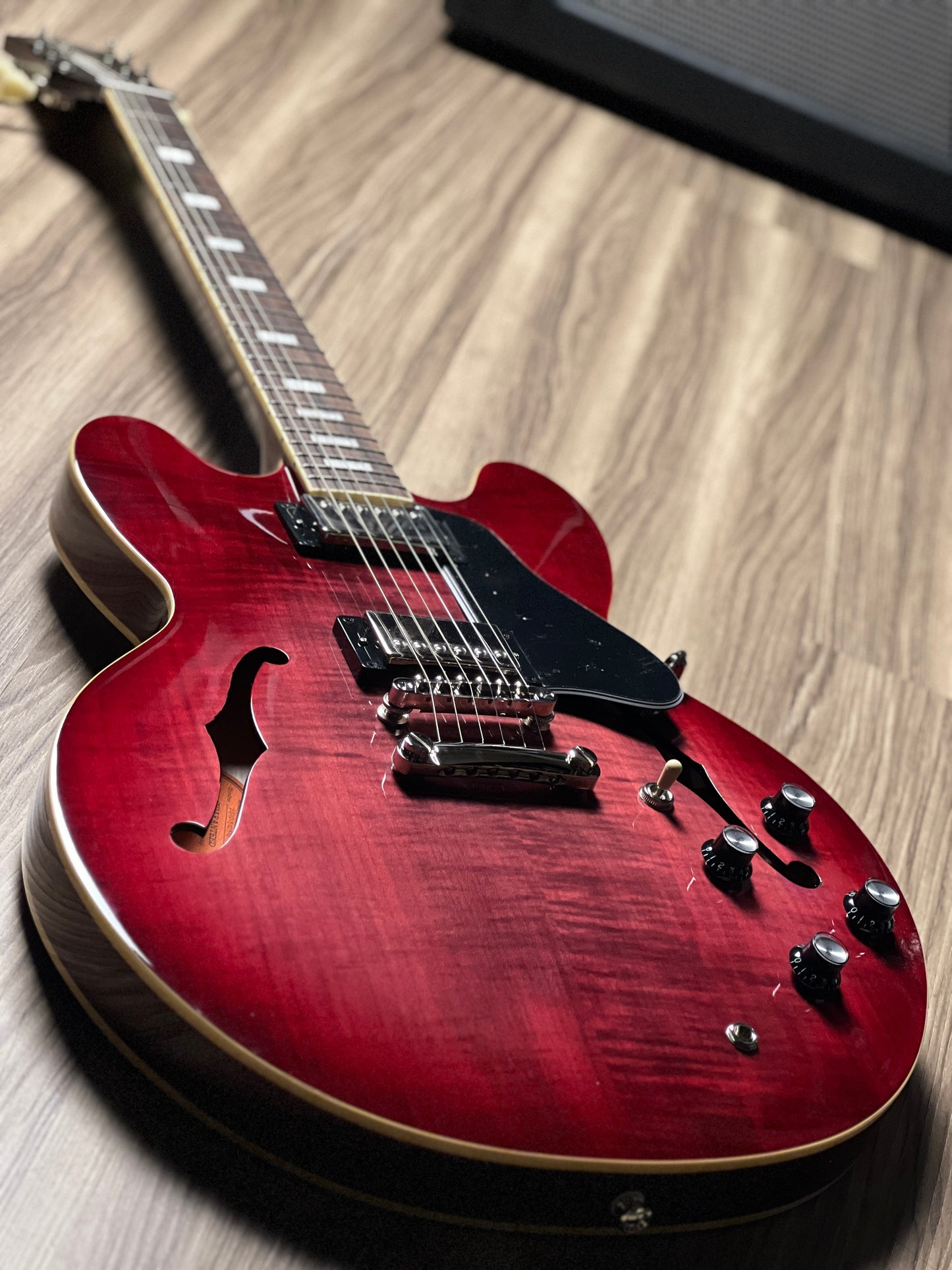 Epiphone ES-335 Figured Semi-Hollowbody In PRB (Raspberry Burst)