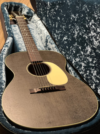 Martin 000-17E Acoustic-electric Guitar in Black Smoke