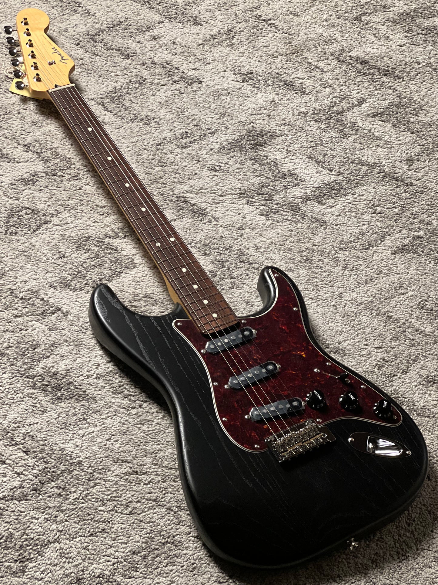 Fender MIJ Limited Stratocaster with RW FB in Raw Ash Black JD25011582