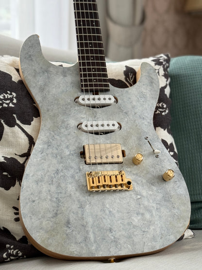 Saito S-622 SSH with Rosewood and Gold Hardware in White Granite 253033