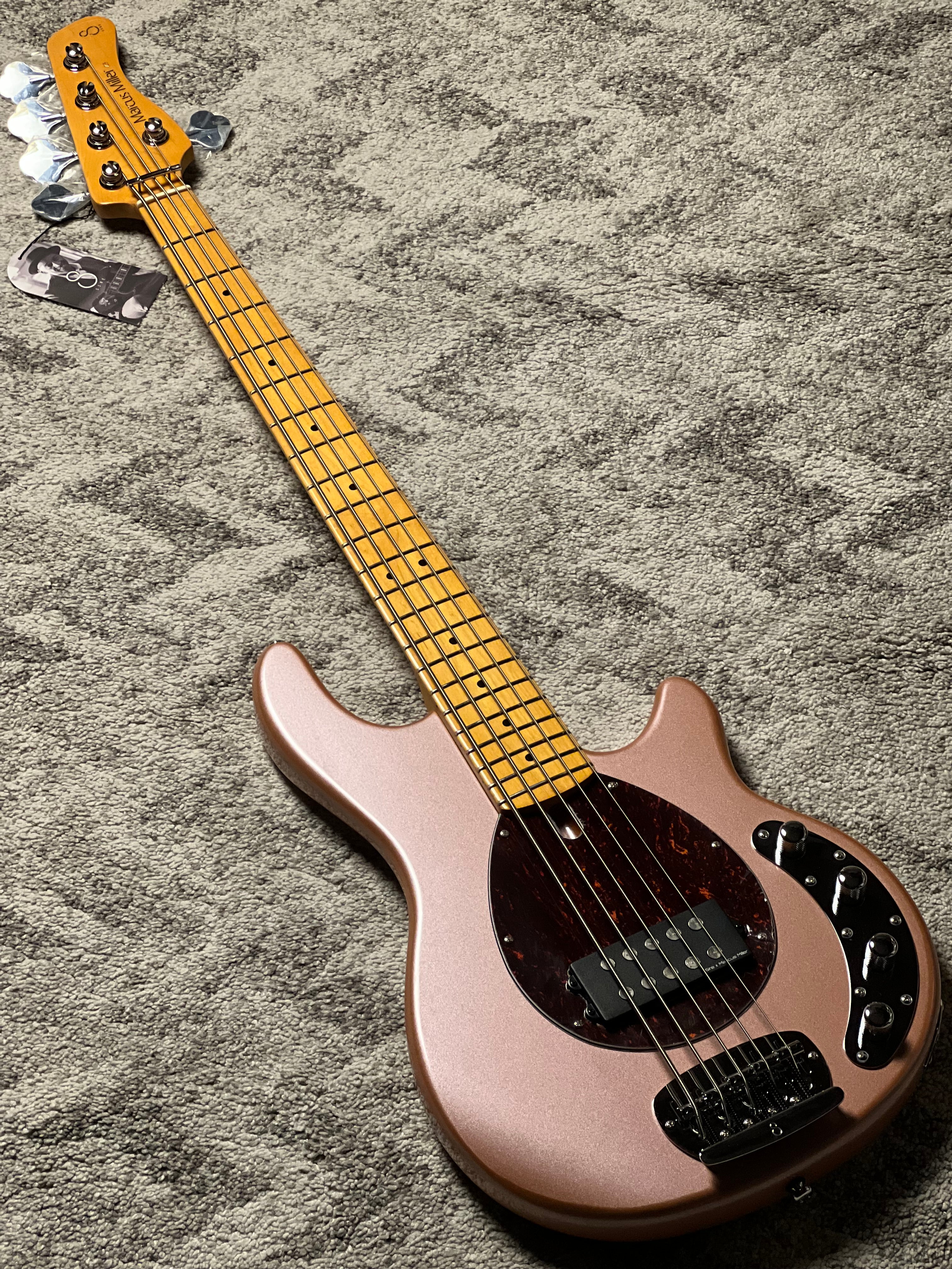 5弦ベース　Marcus Miller レリック加工 Sire Marcus Miller Z3 5-String Bass Guitar in Rosegold