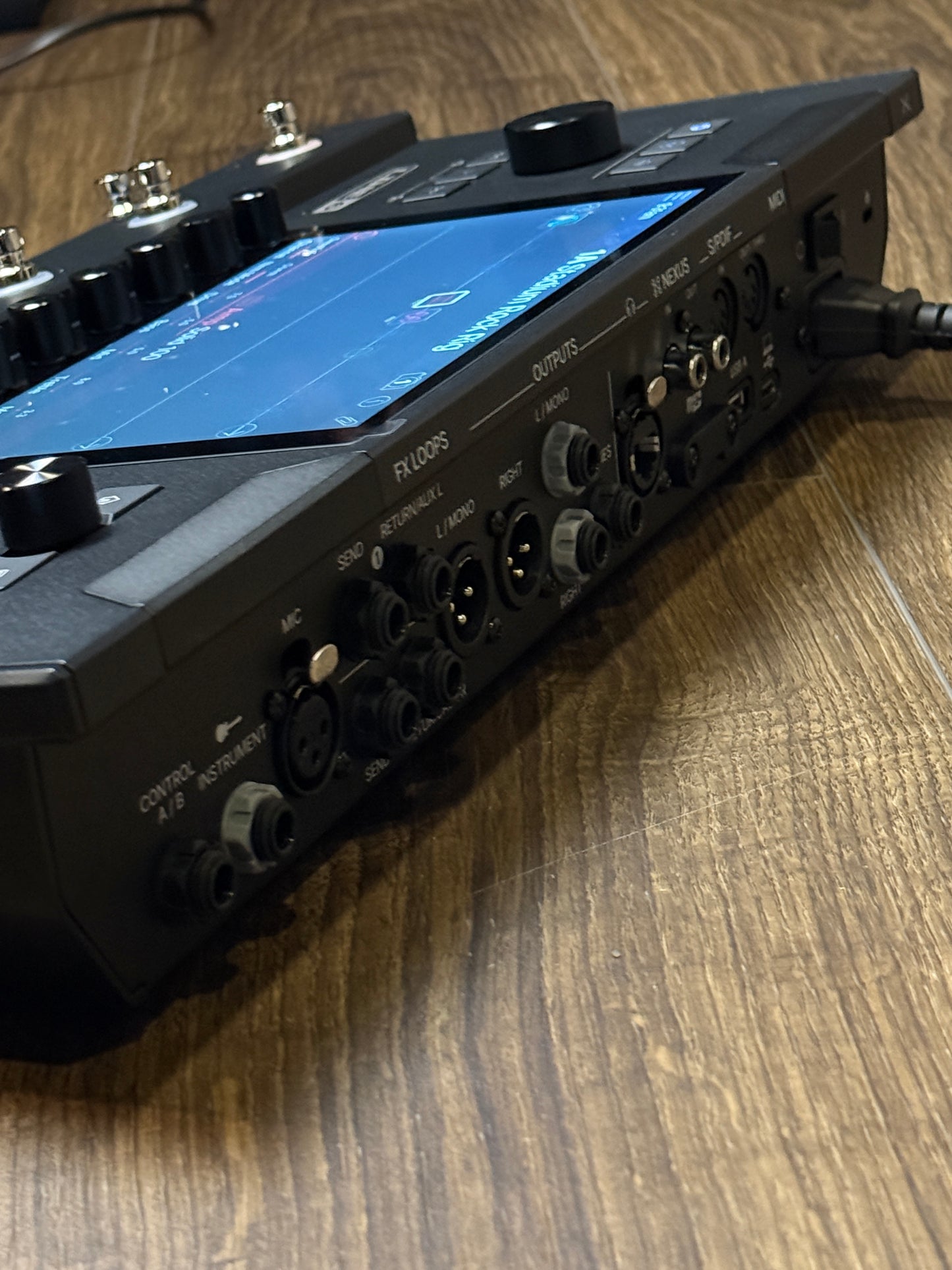 Line 6 Helix Stadium Amp Modeler and FX Processor