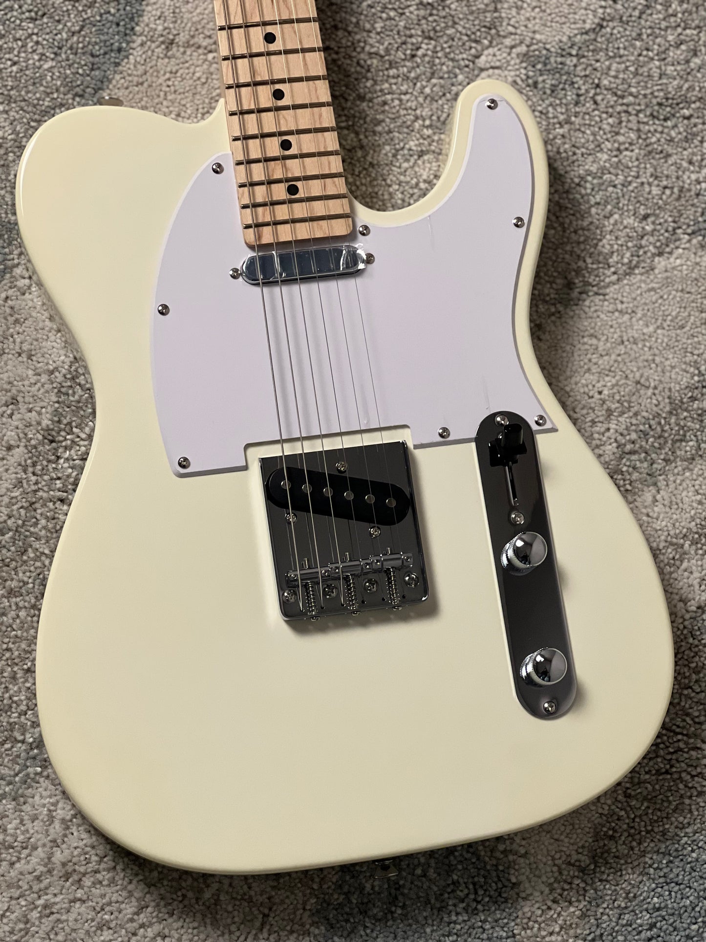 SLX Raven Classic Essentials 22 with Maple FB in Vintage White