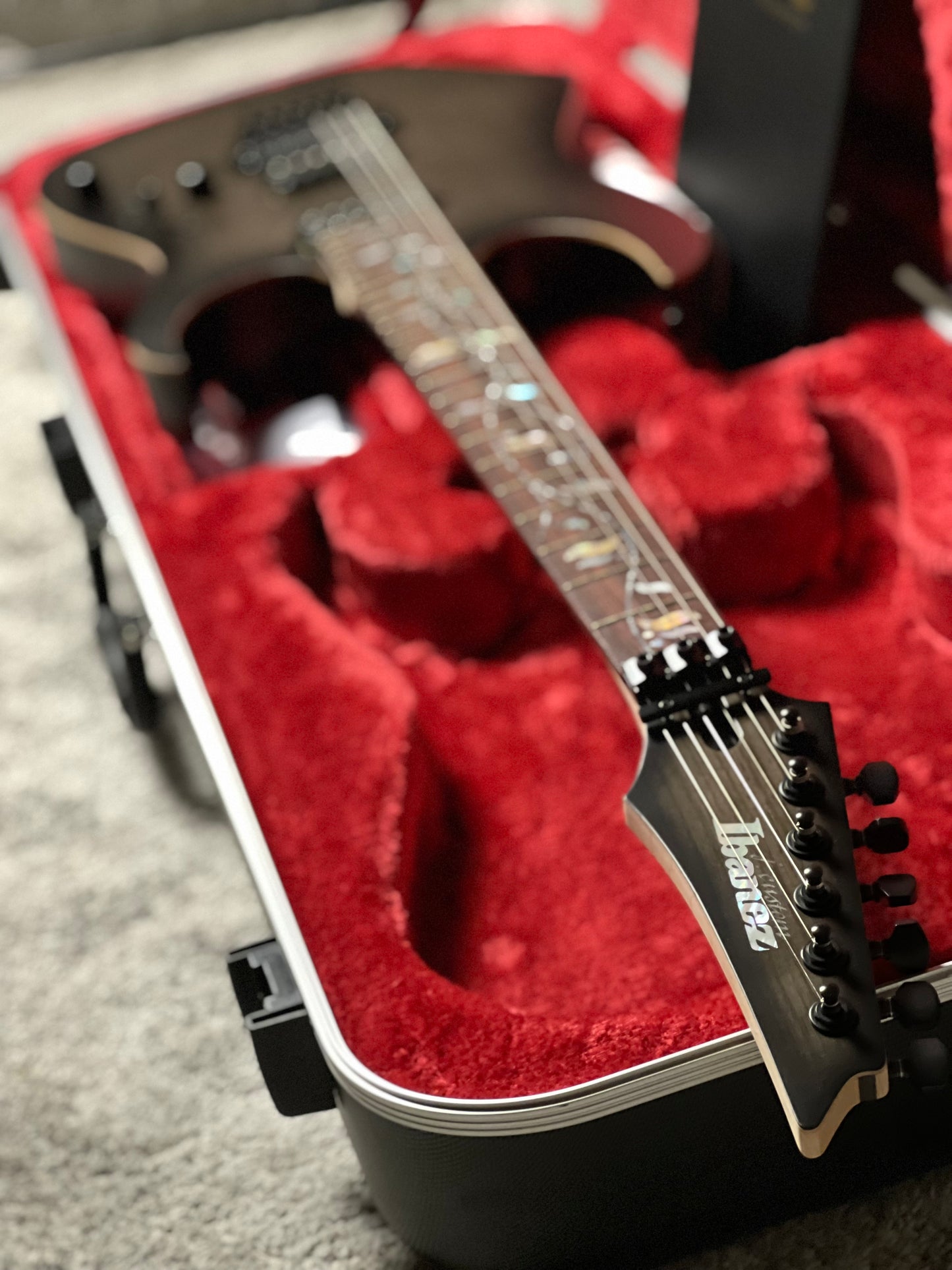 Ibanez J Custom RG8620AH-AGF in Anvil Gray Burst Flat w/Case F2533769