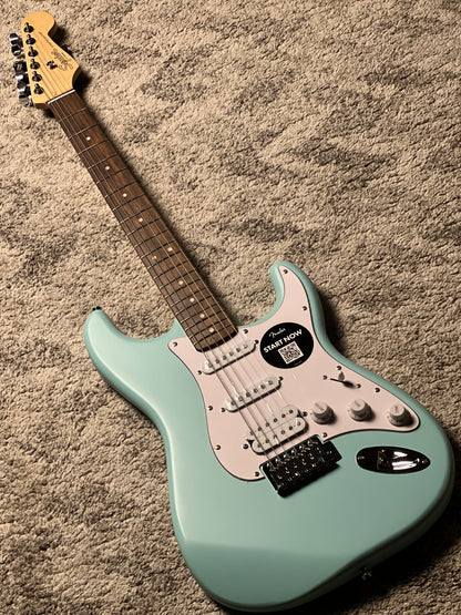 Squier Debut Series Stratocaster HSS with Laurel FB in Daphne Blue