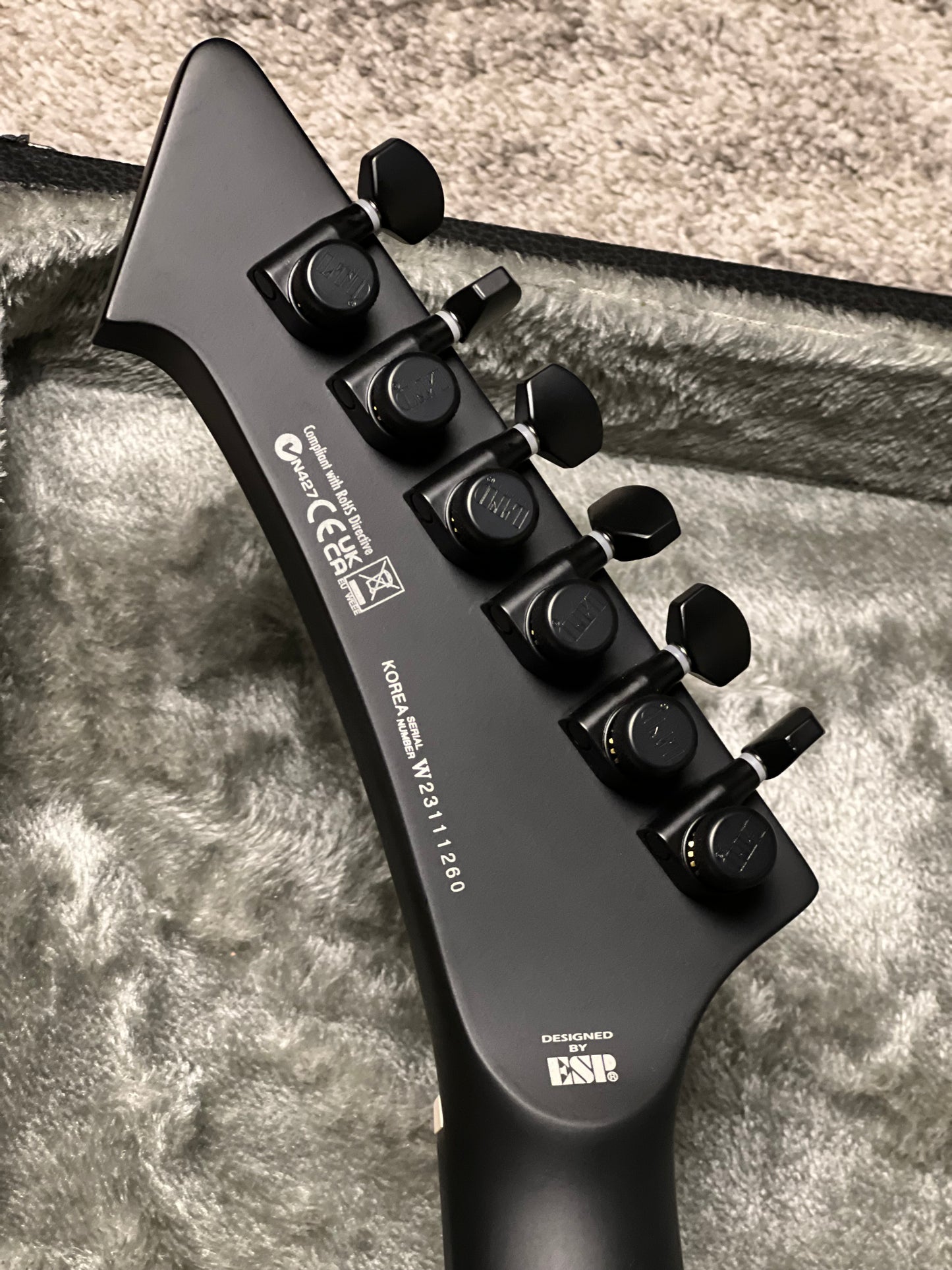 ESP LTD Vulture BLKS James Hetfield Signature in Black Satin W23111260