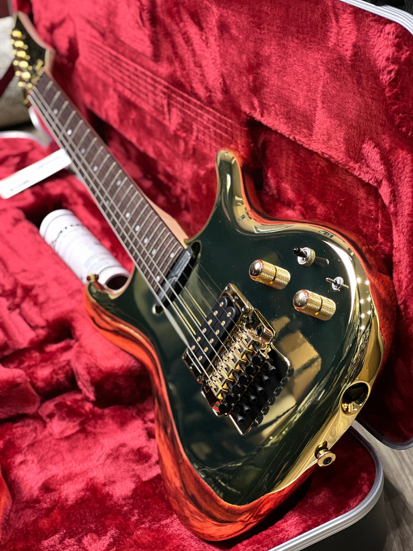 Ibanez JS1GD Joe Satriani Signature in Gold Boy with Case Limited Edition F2507381