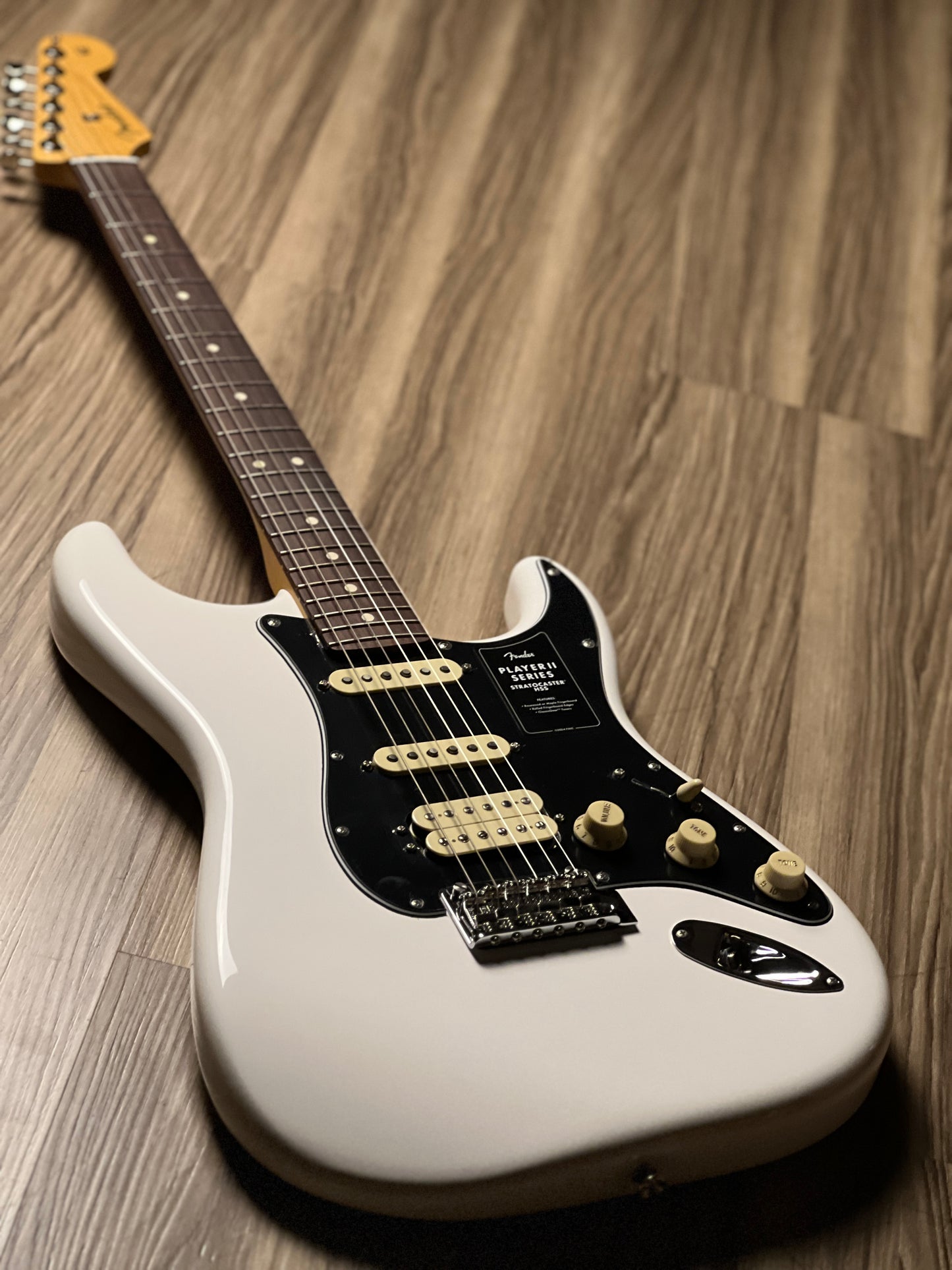 Fender Player II Stratocaster HSS With RW FB In Polar white