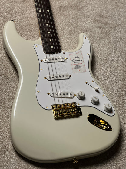 Fender Japan Traditional 2025 Collection 60s Stratocaster with RW FB in White Pearl JD25014418