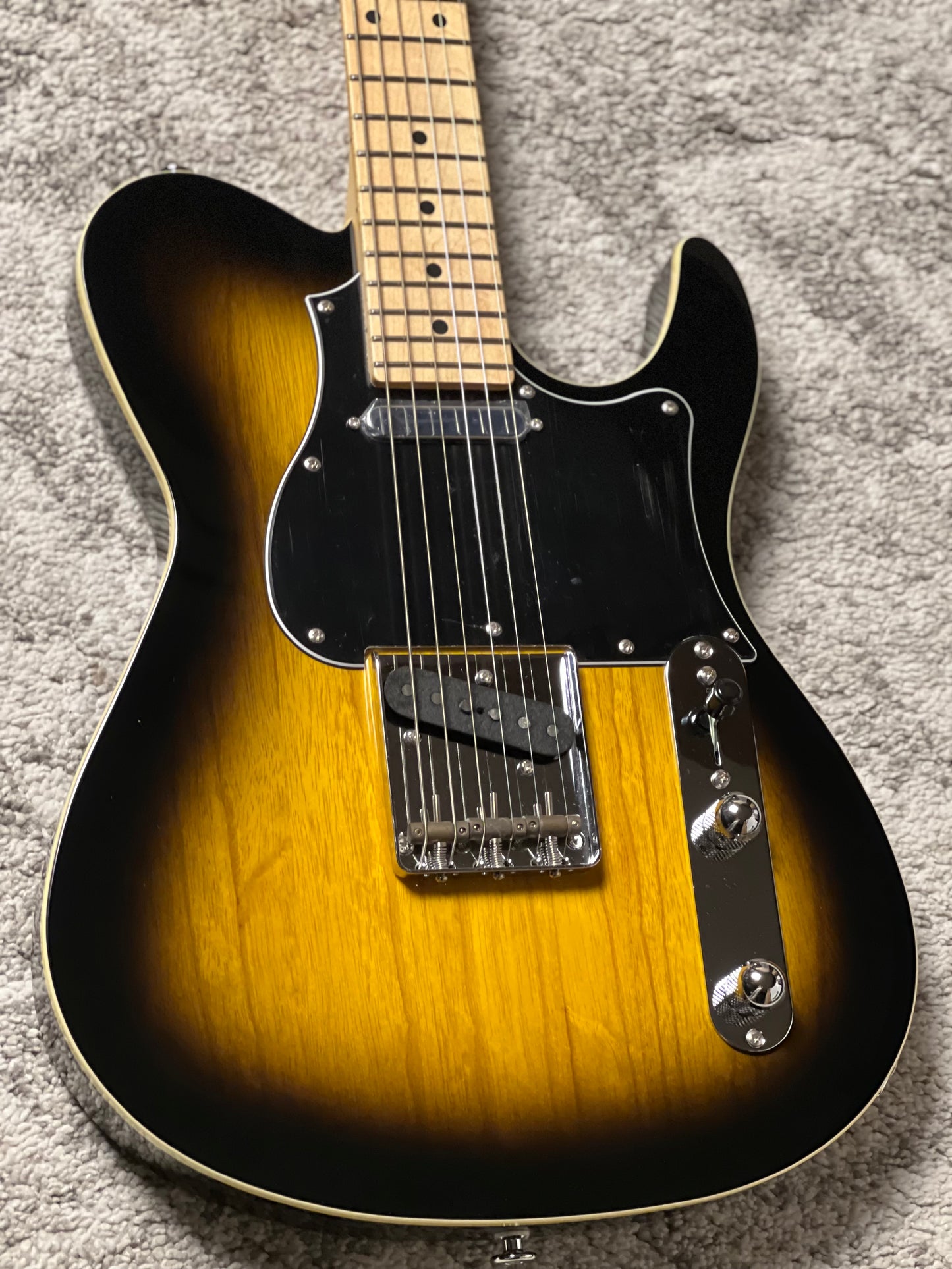 Fujigen FGN J-Standard Iliad JIL2ASHM 2TS in 2 Tone Sunburst