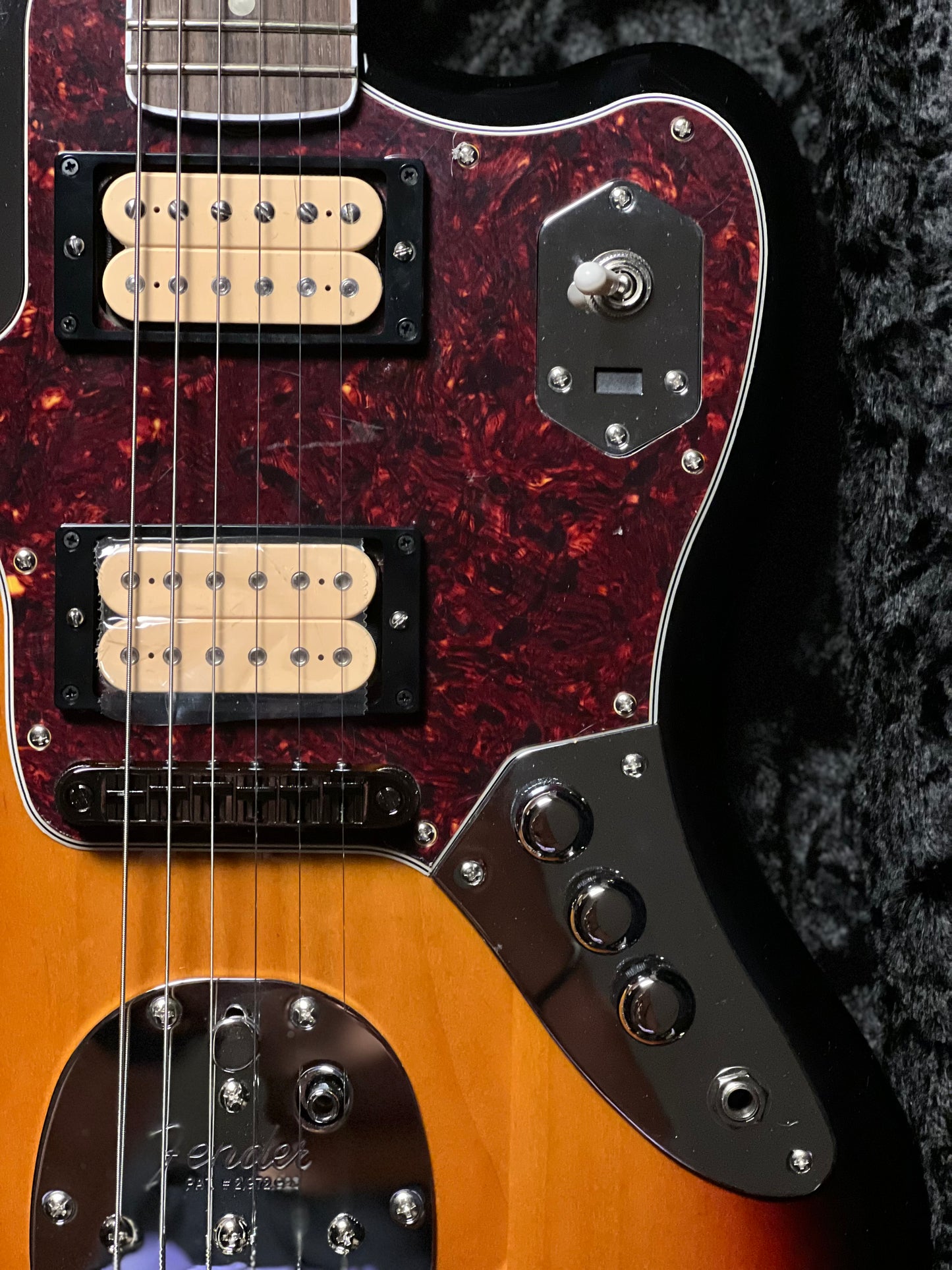 Fender Kurt Cobain Signature Jaguar 3-Color Sunburst MX24080012