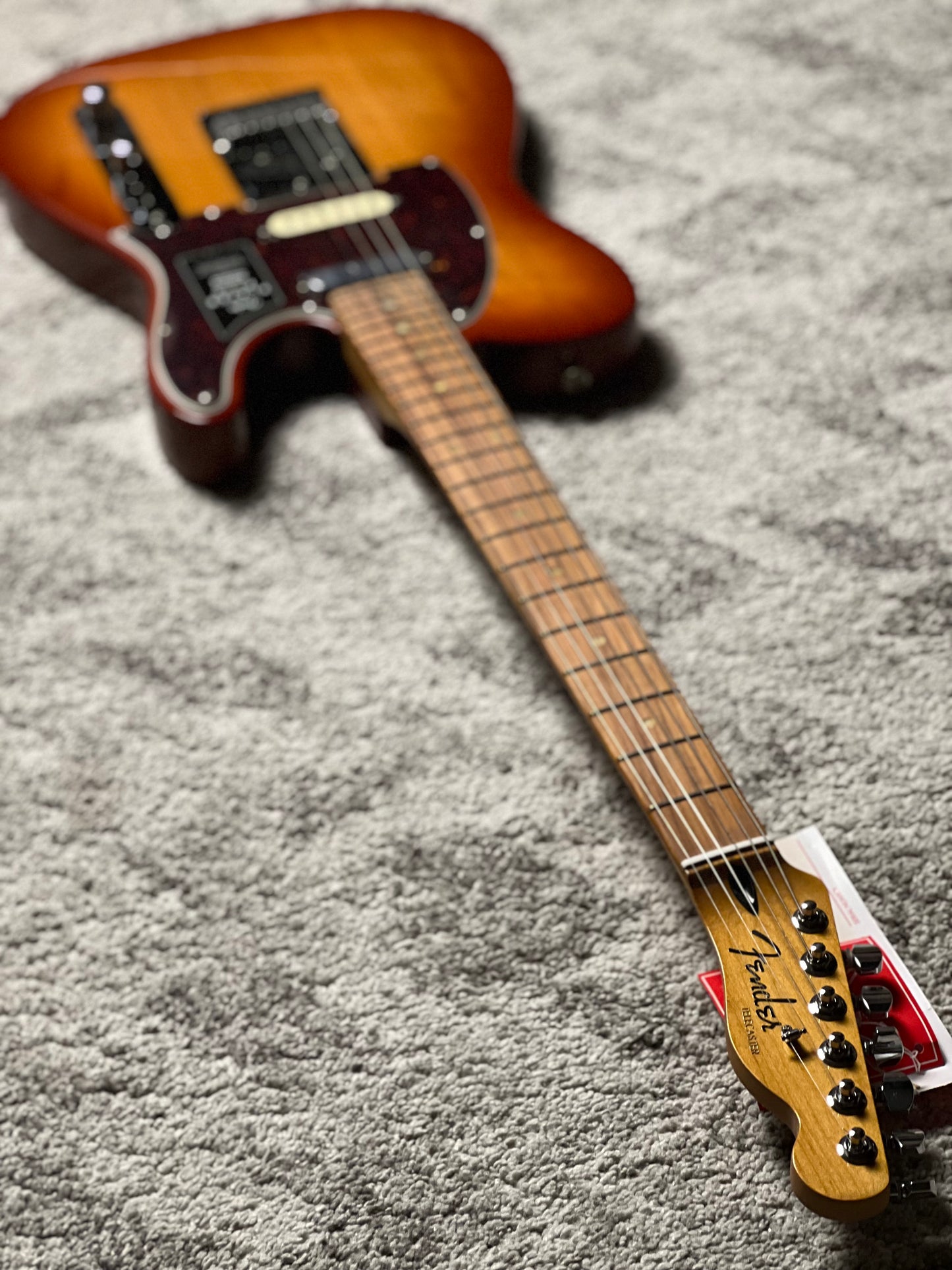 Fender Player Plus Nashville Telecaster with Pau Ferro FB in Sienna Sunburst