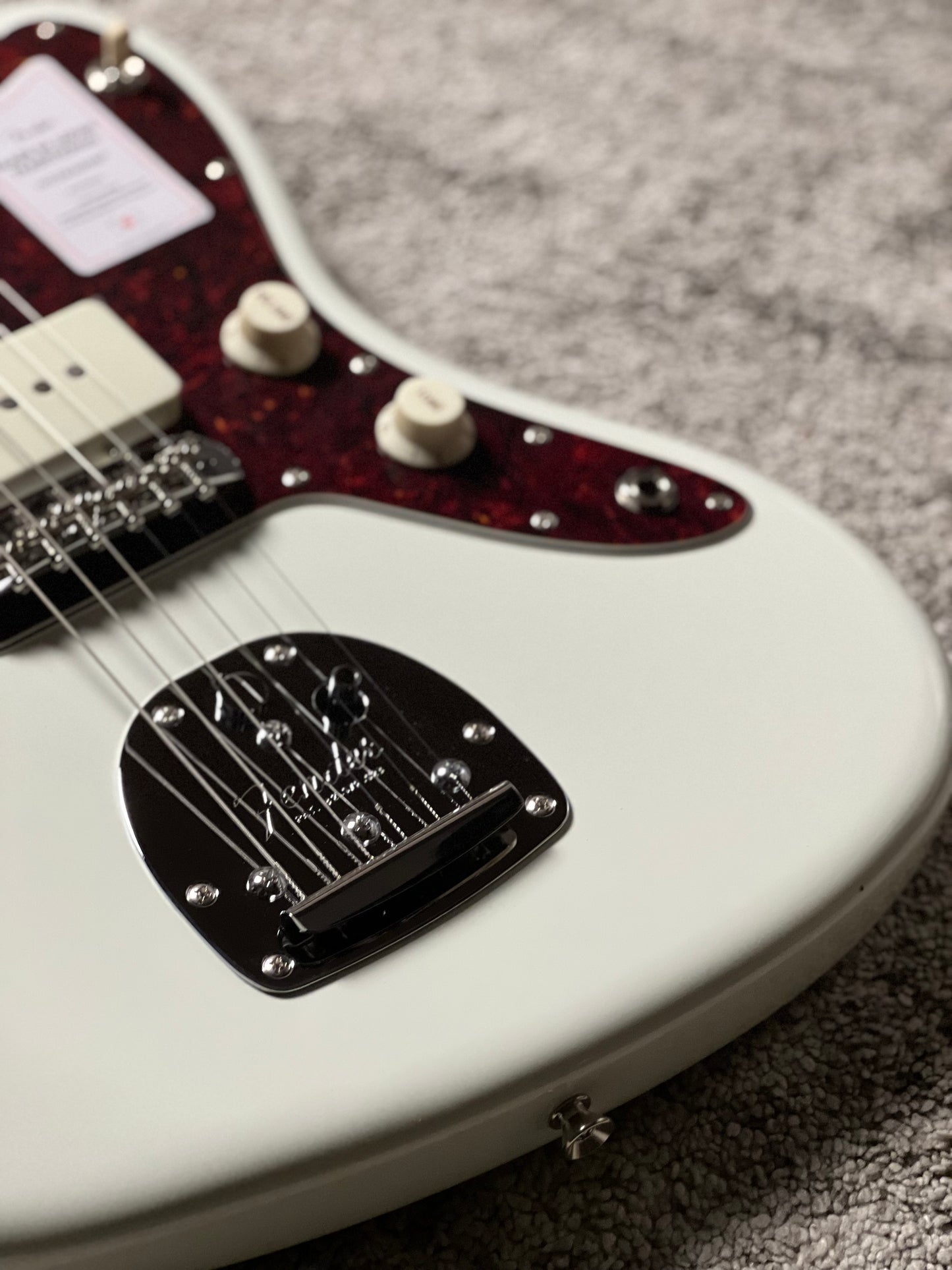 Fender Japan Traditional 60s Jazzmaster with RW FB in Olympic White JD26001565