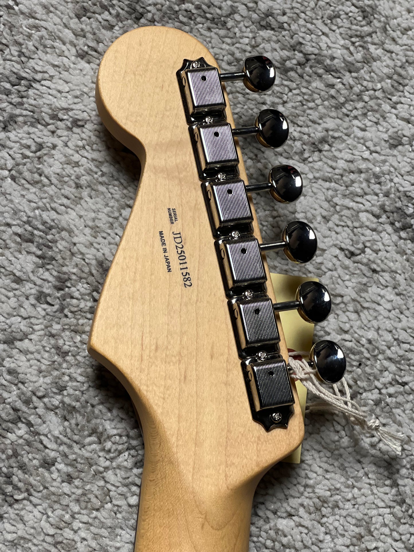 Fender MIJ Limited Stratocaster with RW FB in Raw Ash Black JD25011582