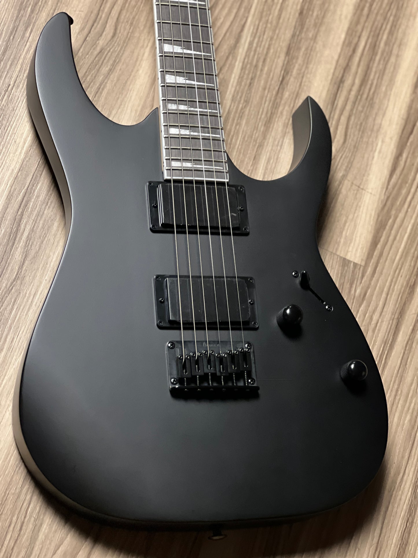 Ibanez GRG121DX-BKF in Black Night