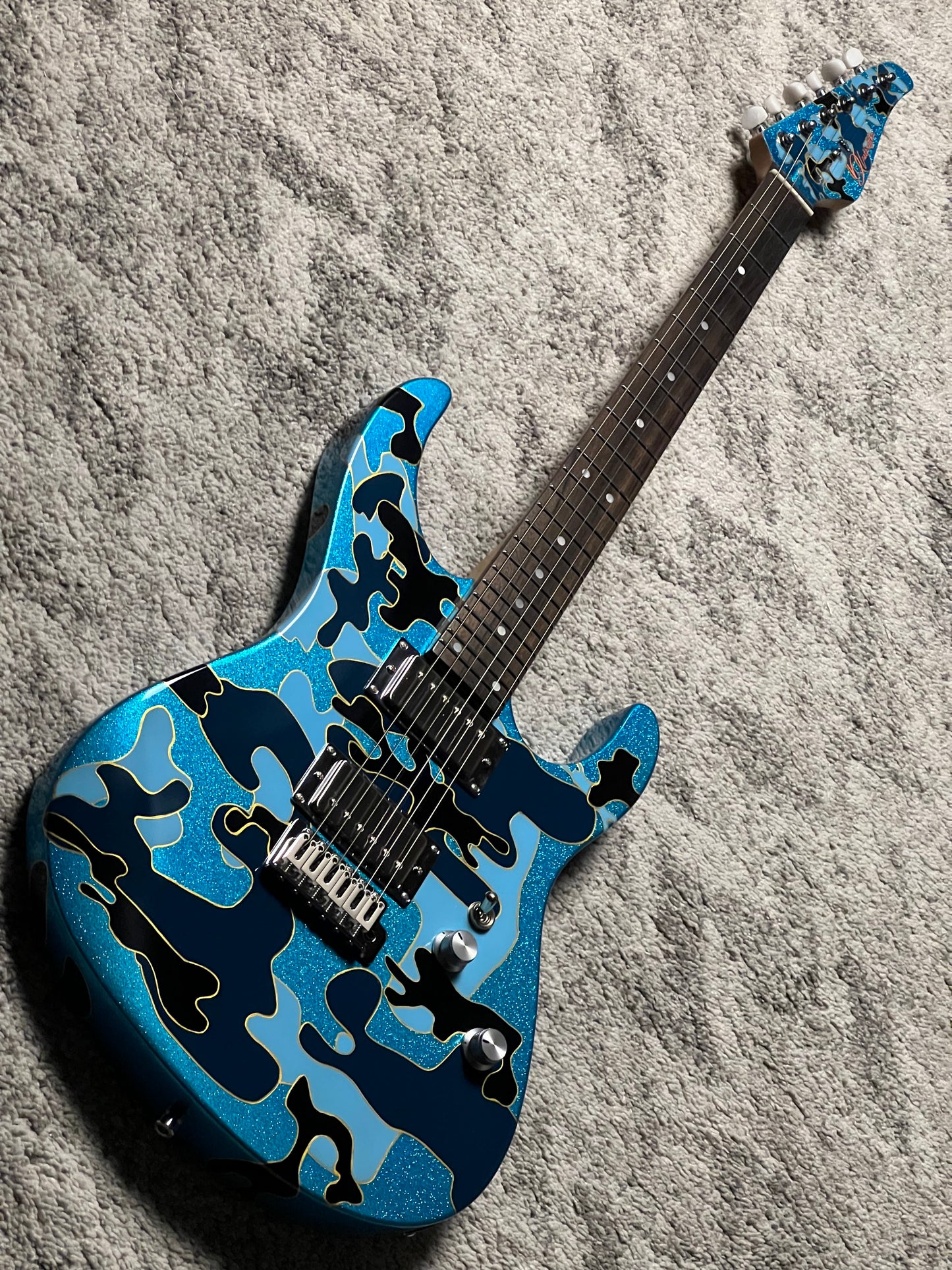 Dhatarattha Custom DST Artist Hand Paint "Blue Sparkle Camo"