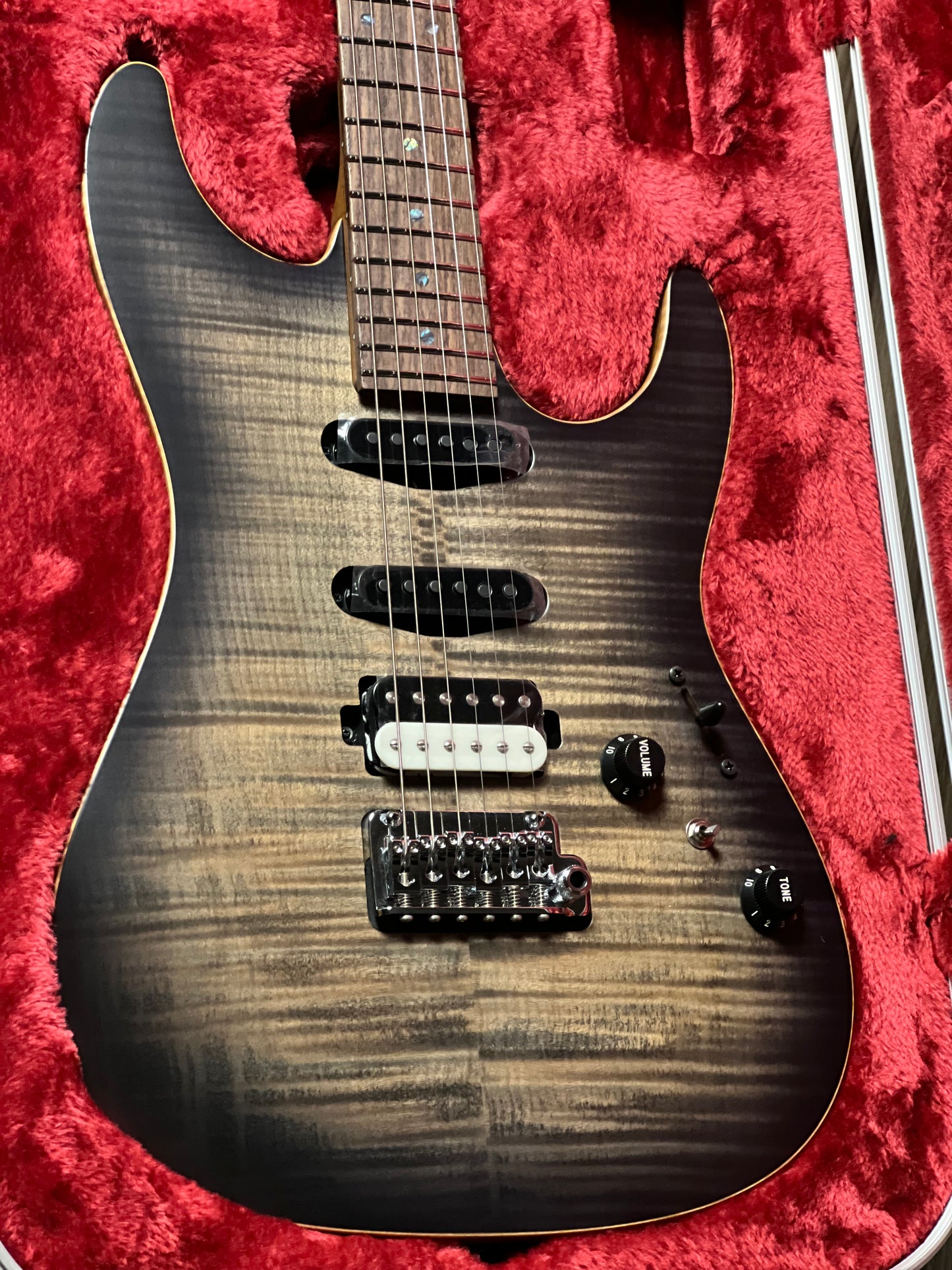 Ibanez TQM2-CUF Tom Quayle Signature  in Charcol Black Burst Flat with Case F2429224