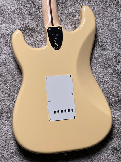 Fender Japan Traditional 70s Stratocaster with Maple FB in Vintage White JD25010795