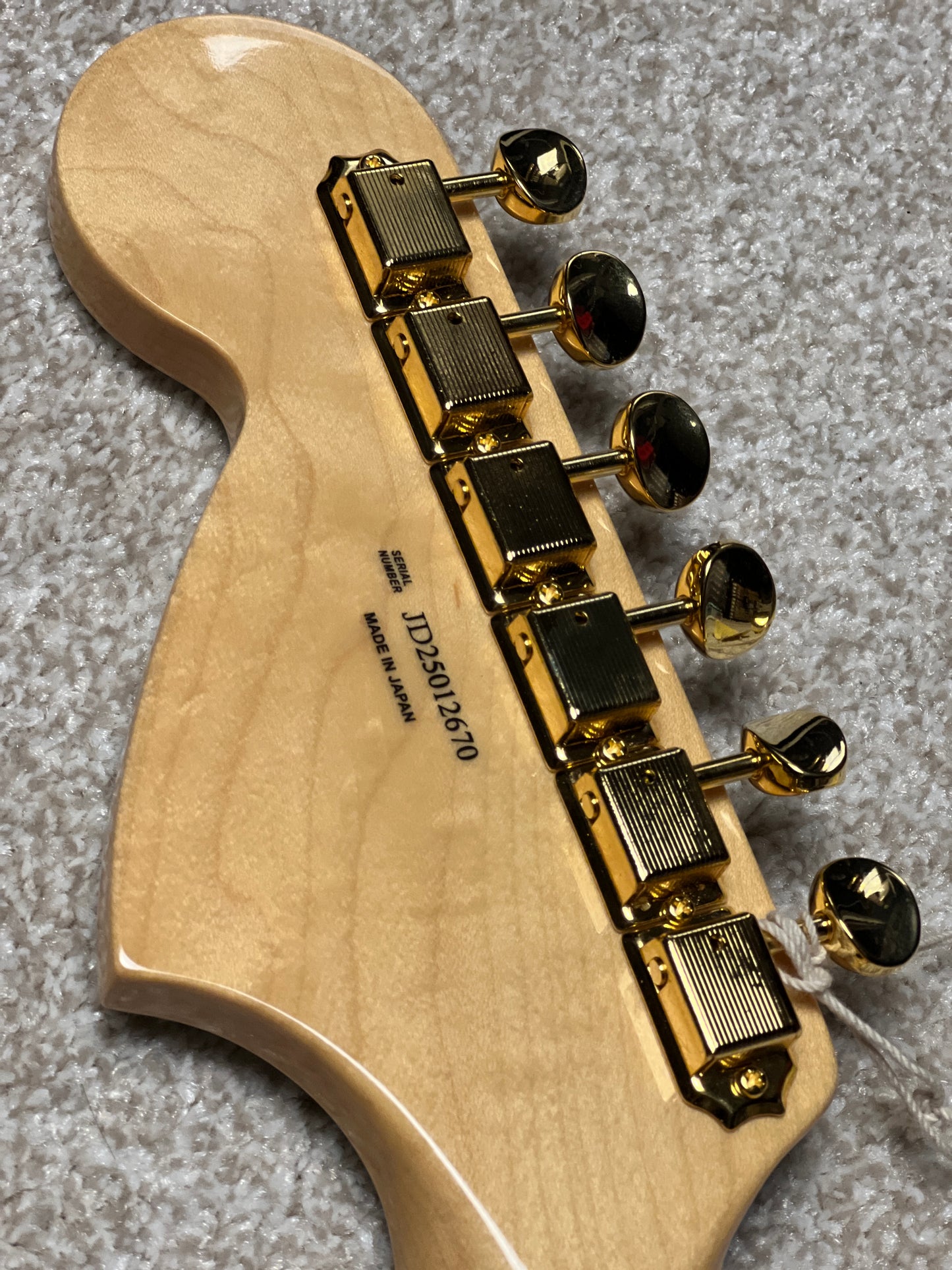 Fender Japan Traditional 2025 Collection 60s Mustang with RW FB in White Pearl JD25012670