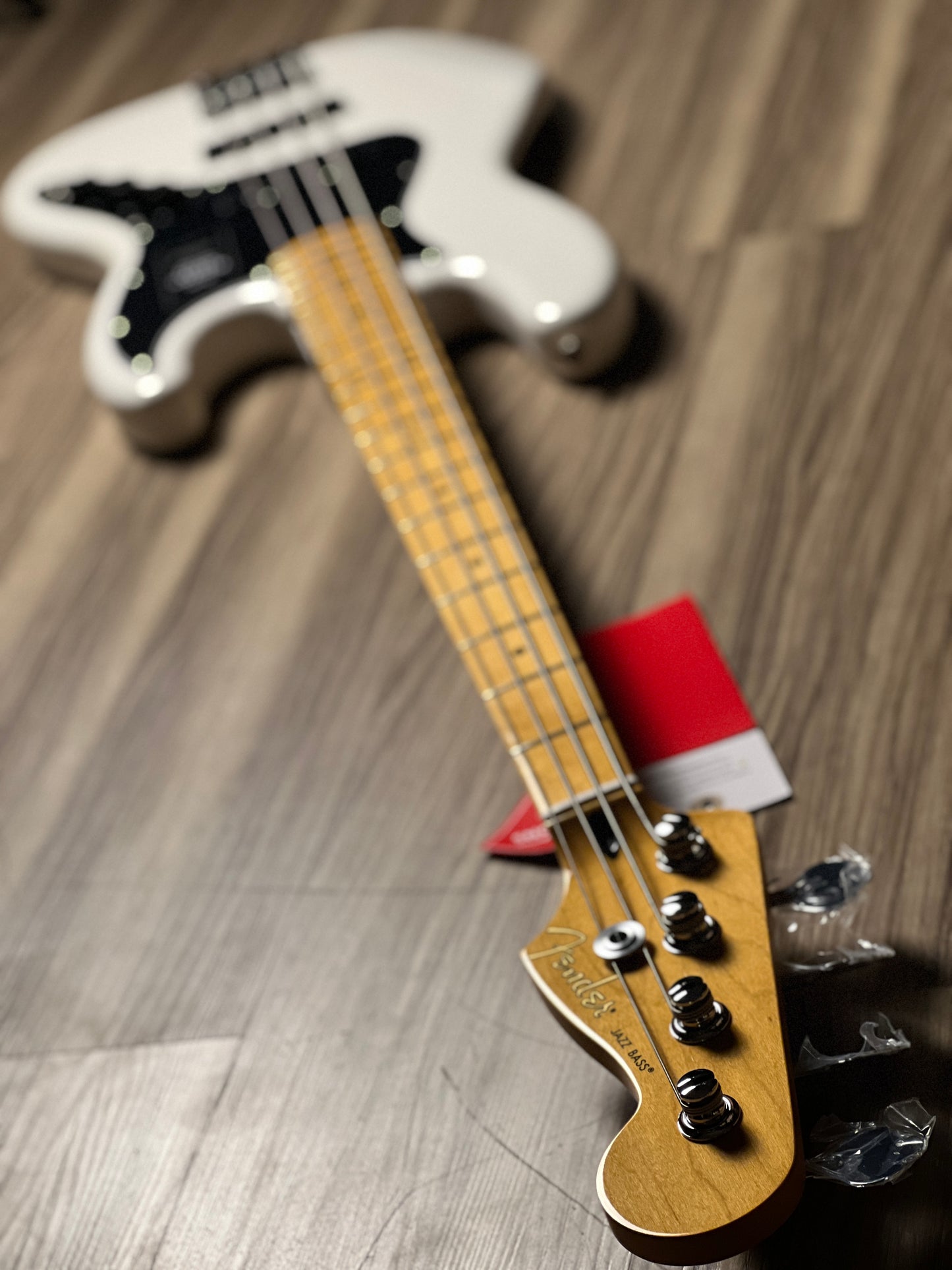 Fender Player II Jazz Bass With Maple FB In Polar White