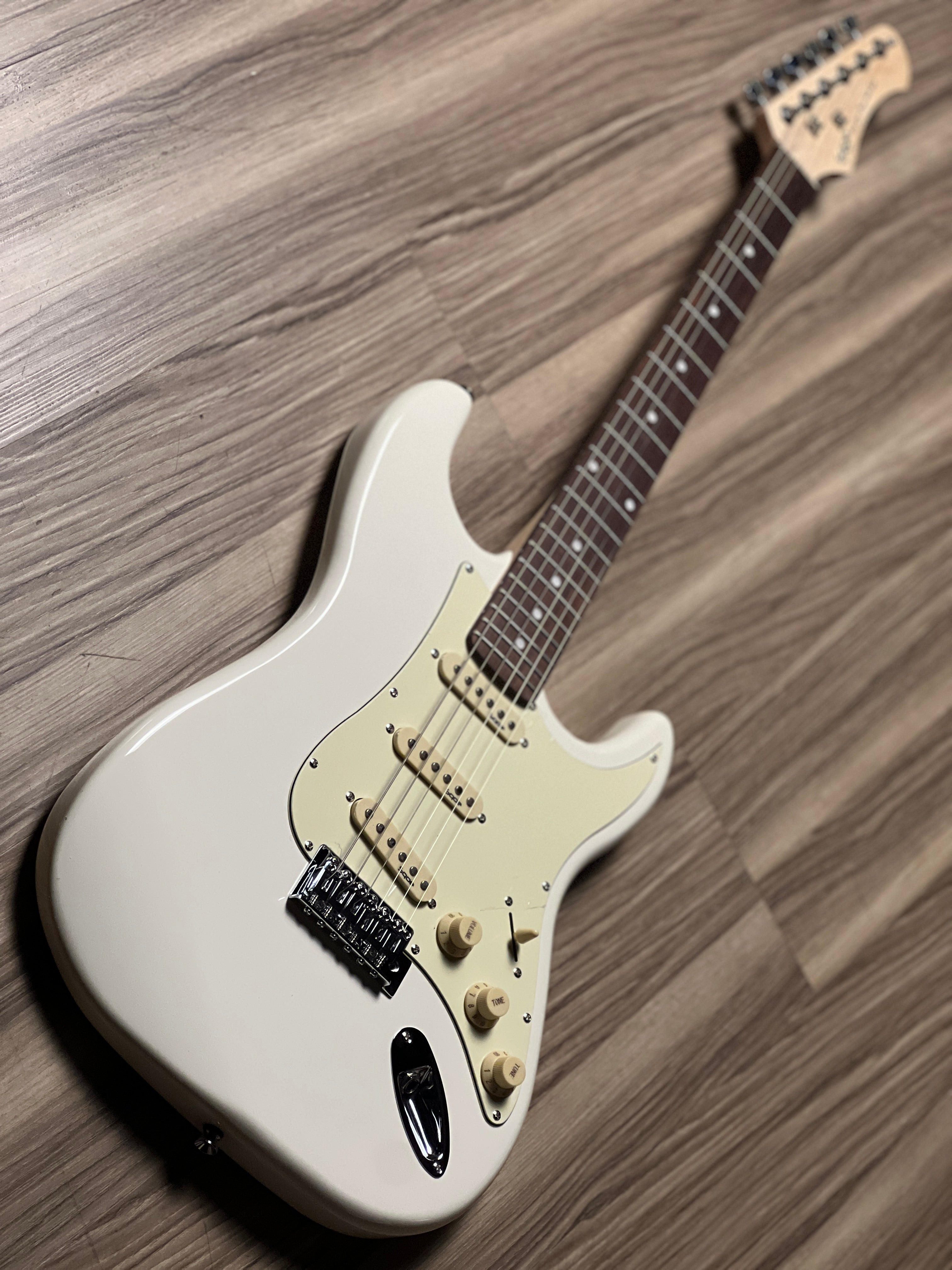 Bri252 SQOE SEST200 Genesis Series in Olympic White – nafiriguitar.com