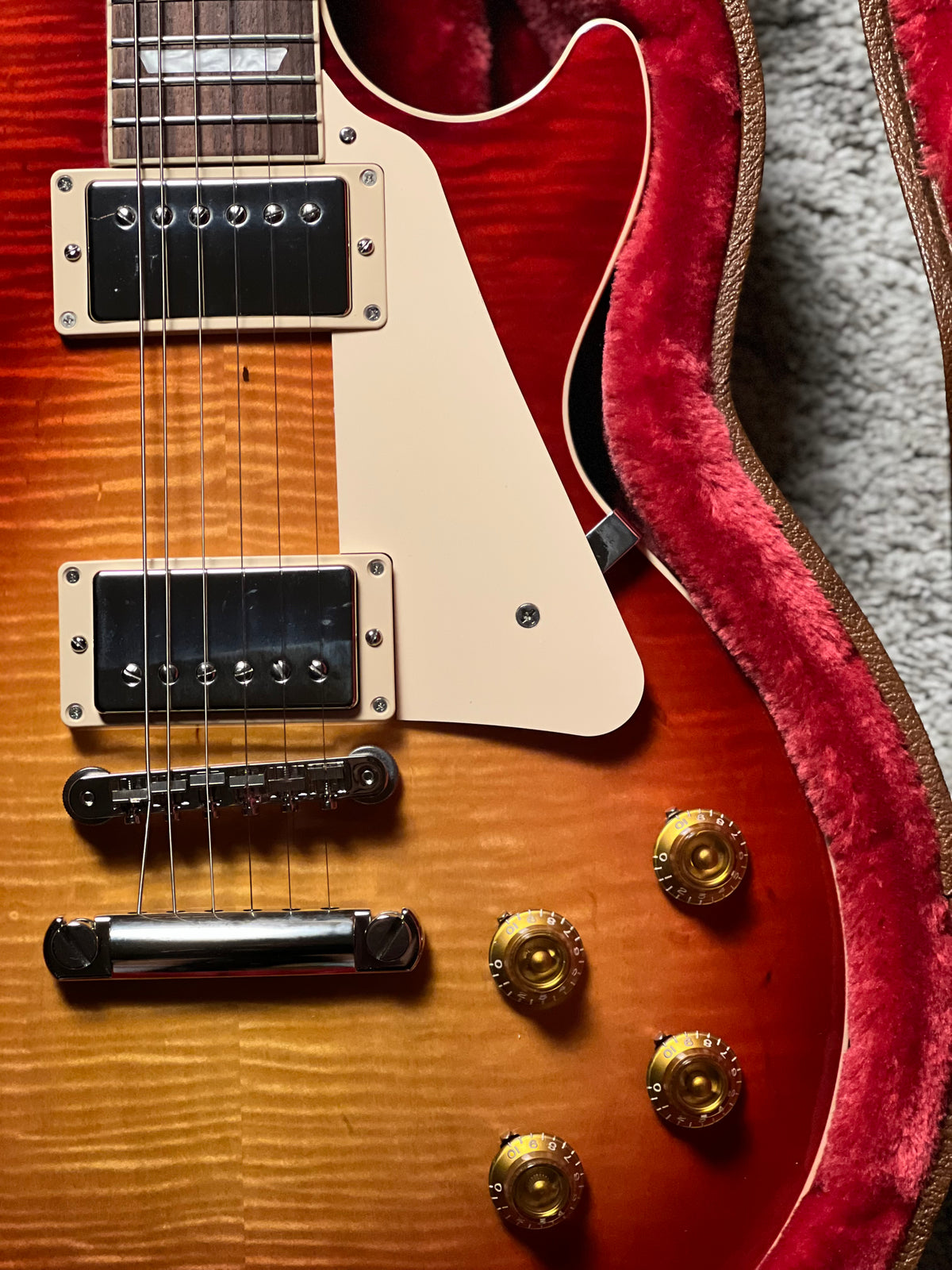 Gibson Japan Exclusive Les Paul Standard 50s "Custom Shop Top" in Heritage Cherry Sunburst 219150145
