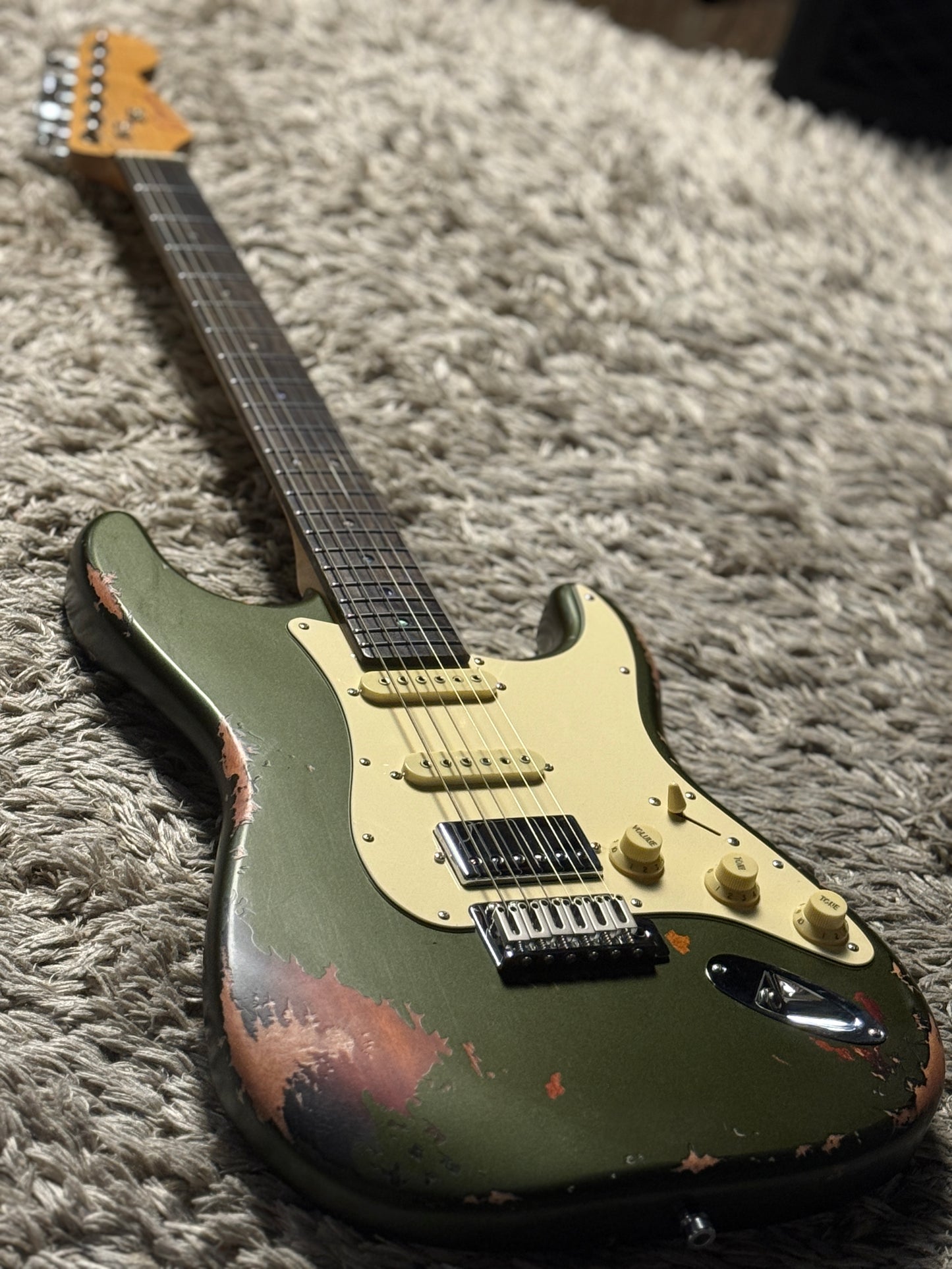 Dhatarattha Classic DST HSS in Godwood Green over Sunburst with Rosewood FB and Nitrocellulose Lacquer Relic