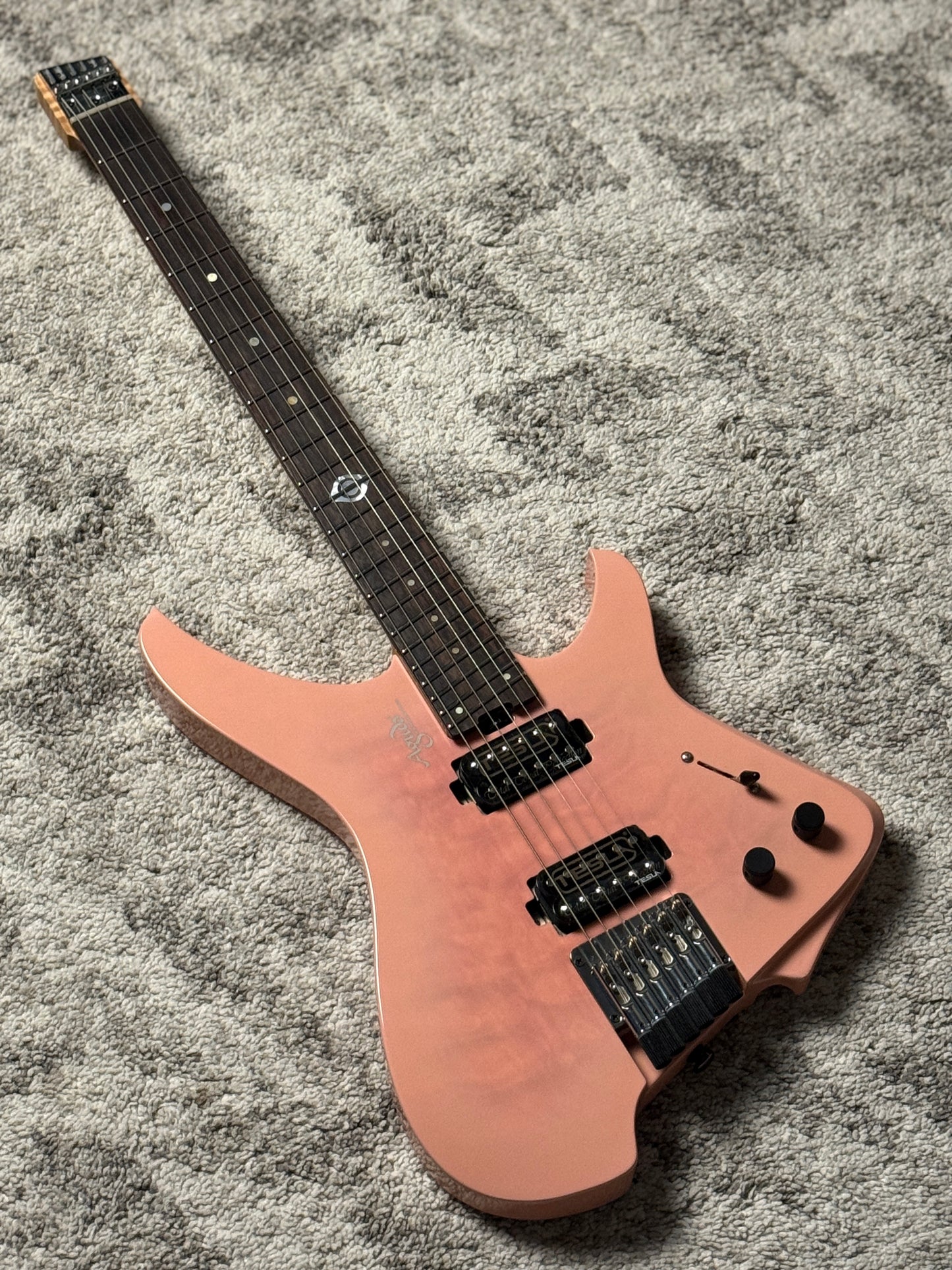 Aguda Black Hole Deluxe in Sakura Pink Burst with Quilt Top (Black Pickups)
