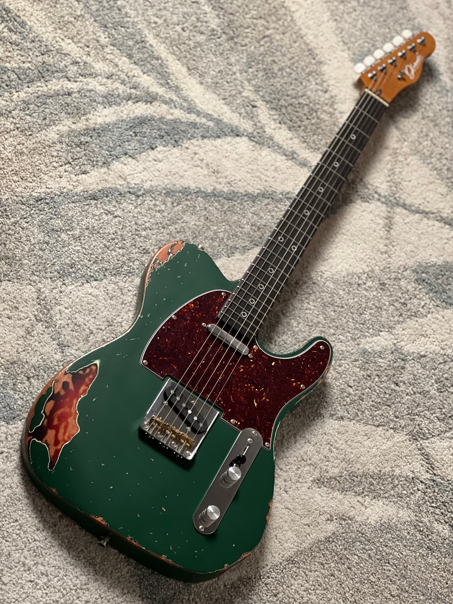 Dhatarattha Performance DTL in Sherwood Green Over Sunburst with RW FB and Nitrocellulose Lacquer