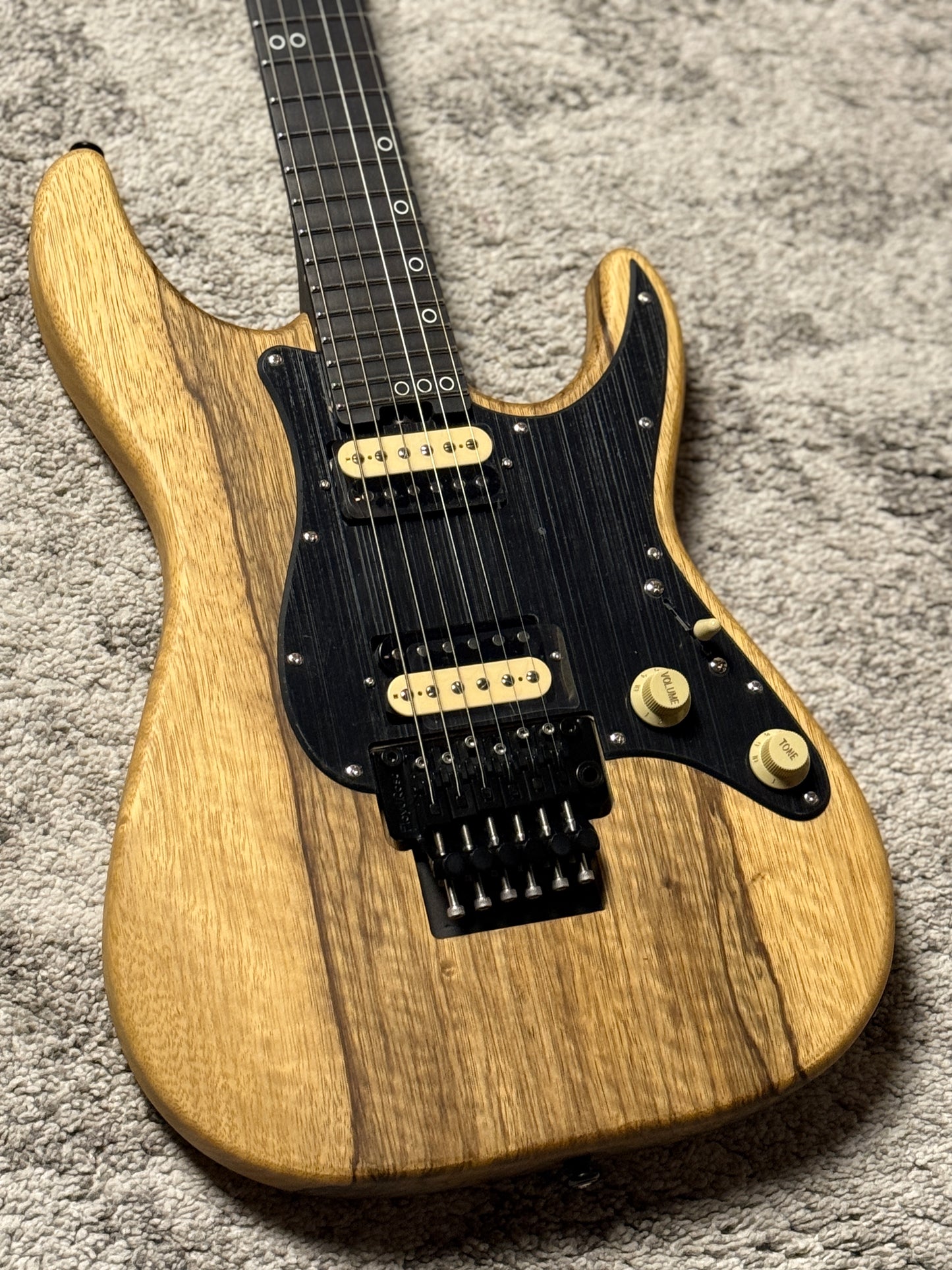 Schecter Sun Valley Super Shredder Exotic in Black Limba W26010858