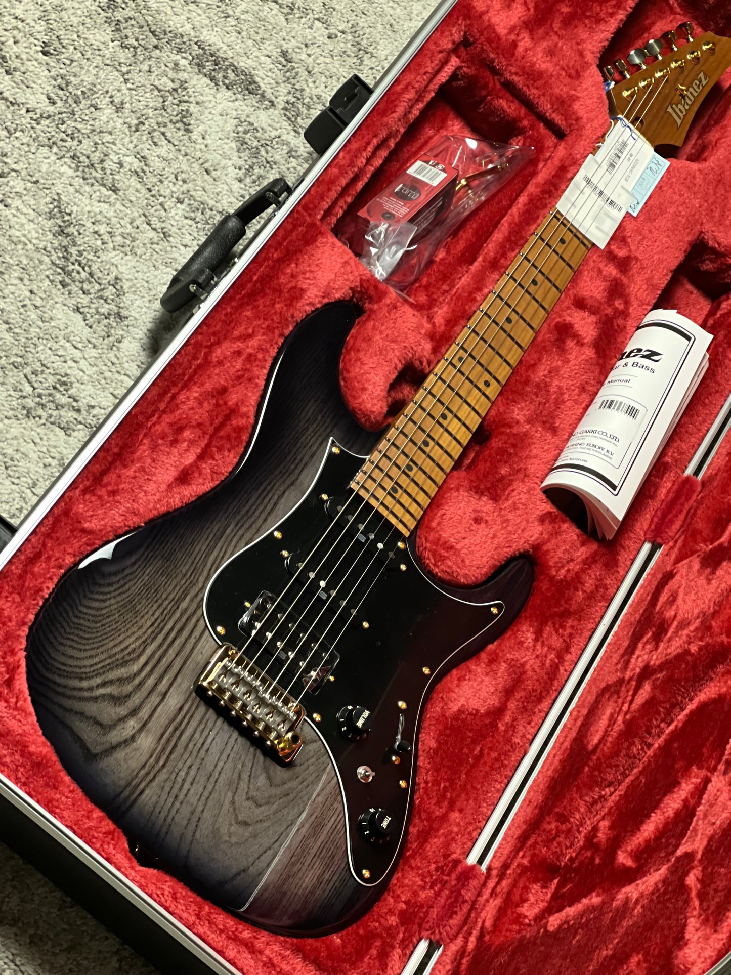 Ibanez Prestige AZ2204AG-TGB w/Case in Transparent Gray Burst F2533517