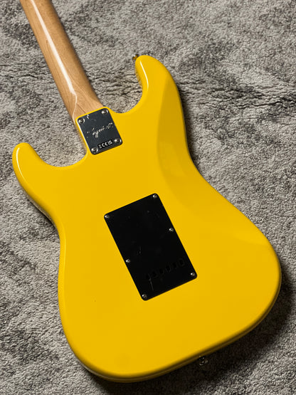 Squier FSR Classic Vibe 50s Stratocaster HSS with  w/Black Pickguard in Graffiti Yellow