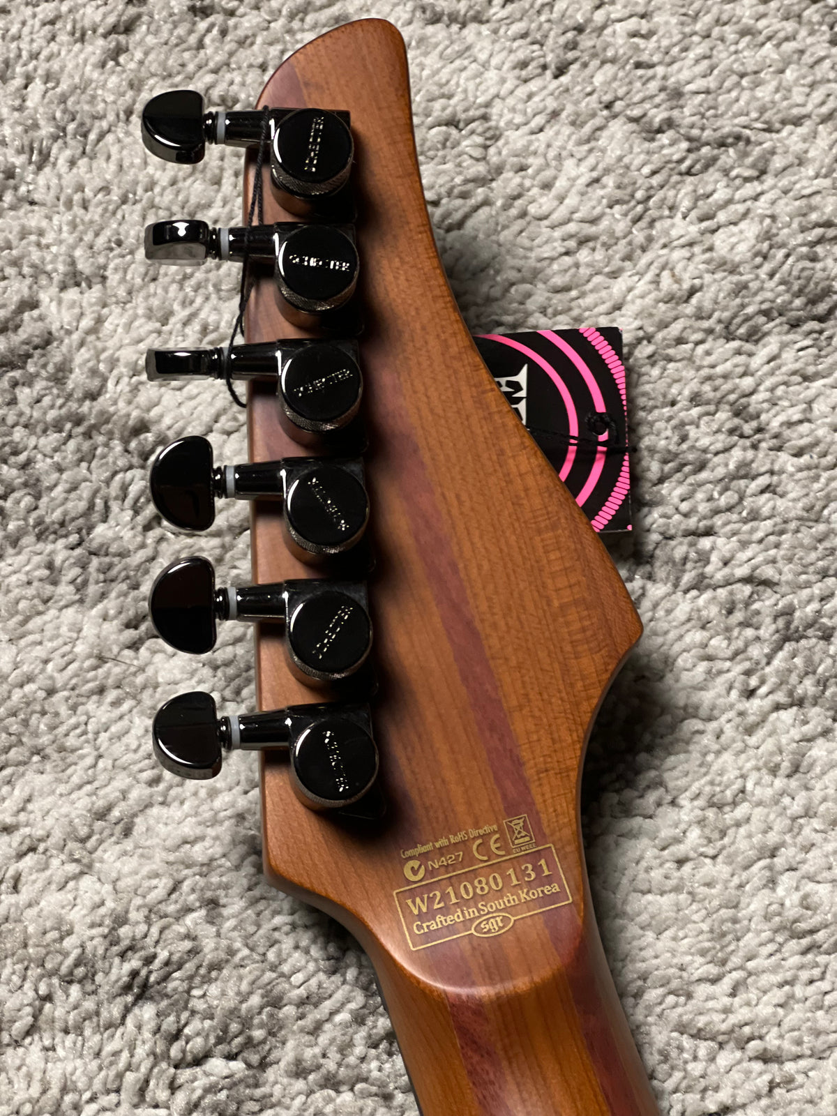 Schecter Banshee Mach-6 in Fallout Burst