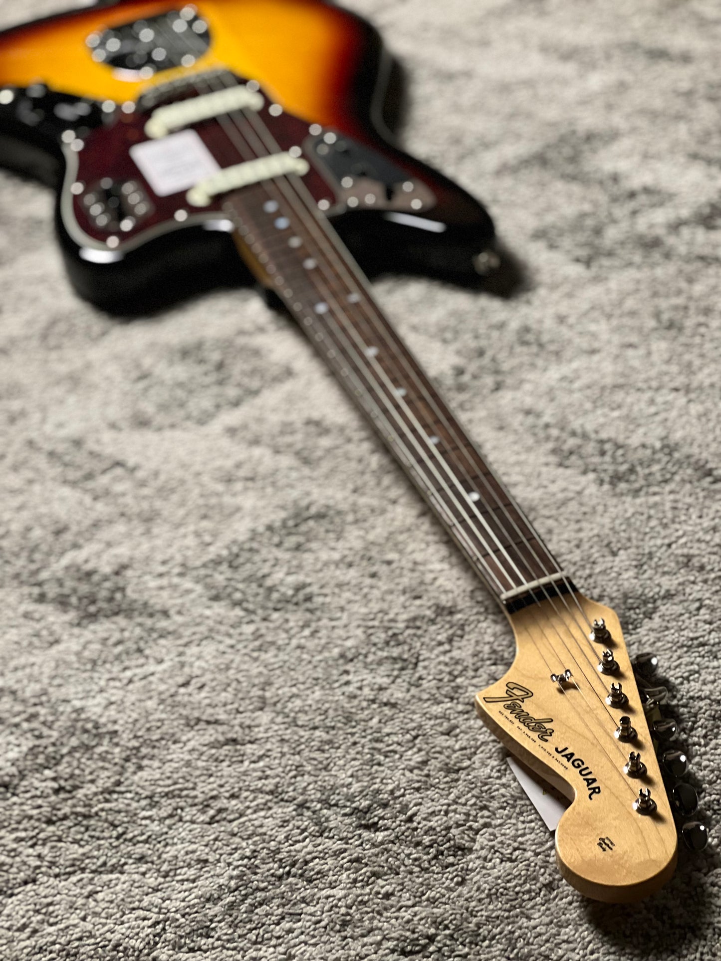 Fender Japan Traditional 60s Jaguar with RW FB in 3-Color Sunburst JD25032759