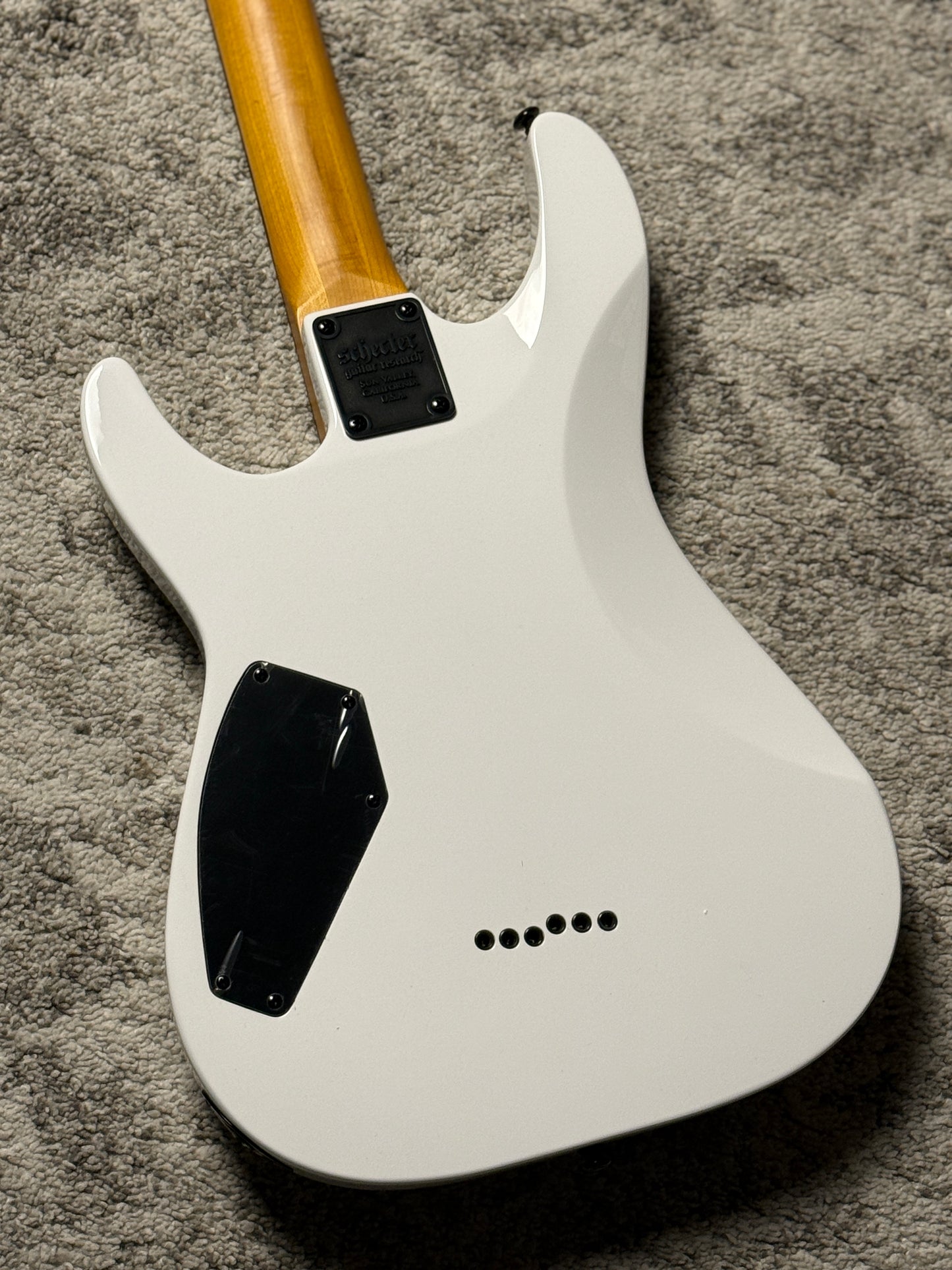 Schecter C-1 Jerry Horton 25th Anniversary in White W26010935