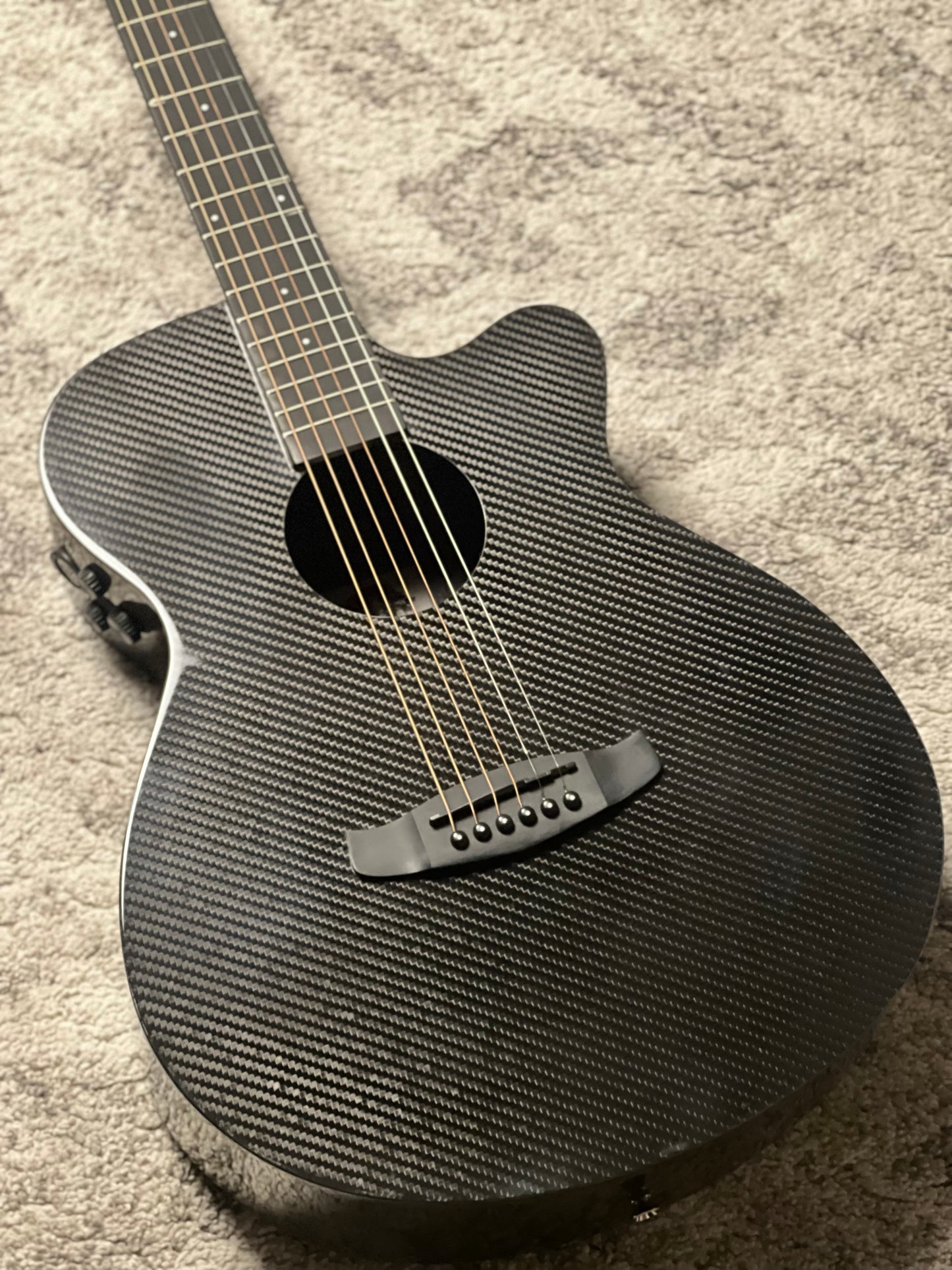 Tanglewood TW4-CE-CBN Winterleaf Carbon Fibre Top SuperFolk Acoustic w/ Pickup in Metallic Grey Gloss