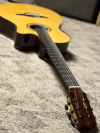 Yamaha NTX5 Acoustic-electric Nylon String Guitar
