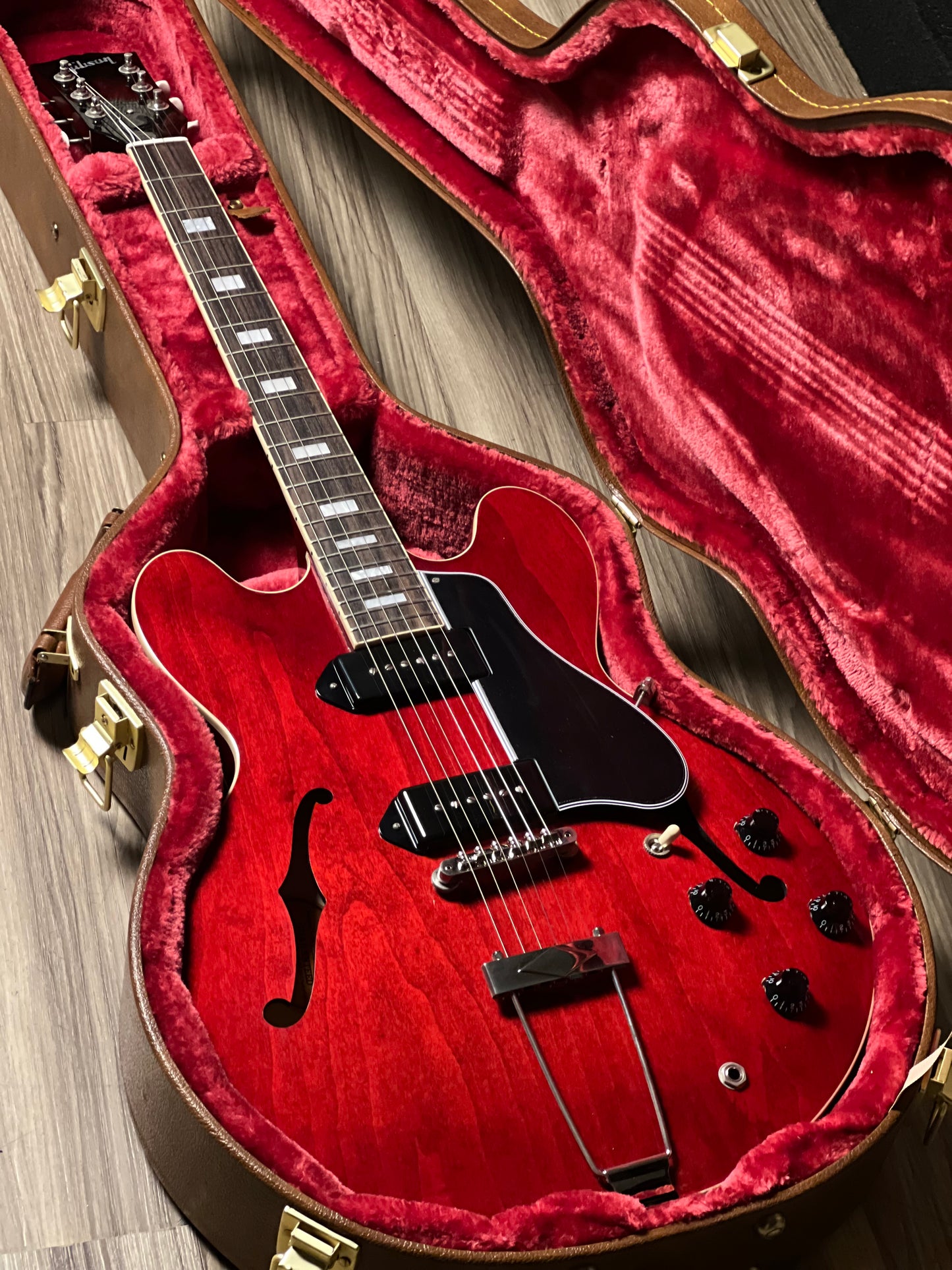 Gibson ES-330 in Sixties Cherry  with case 221540273