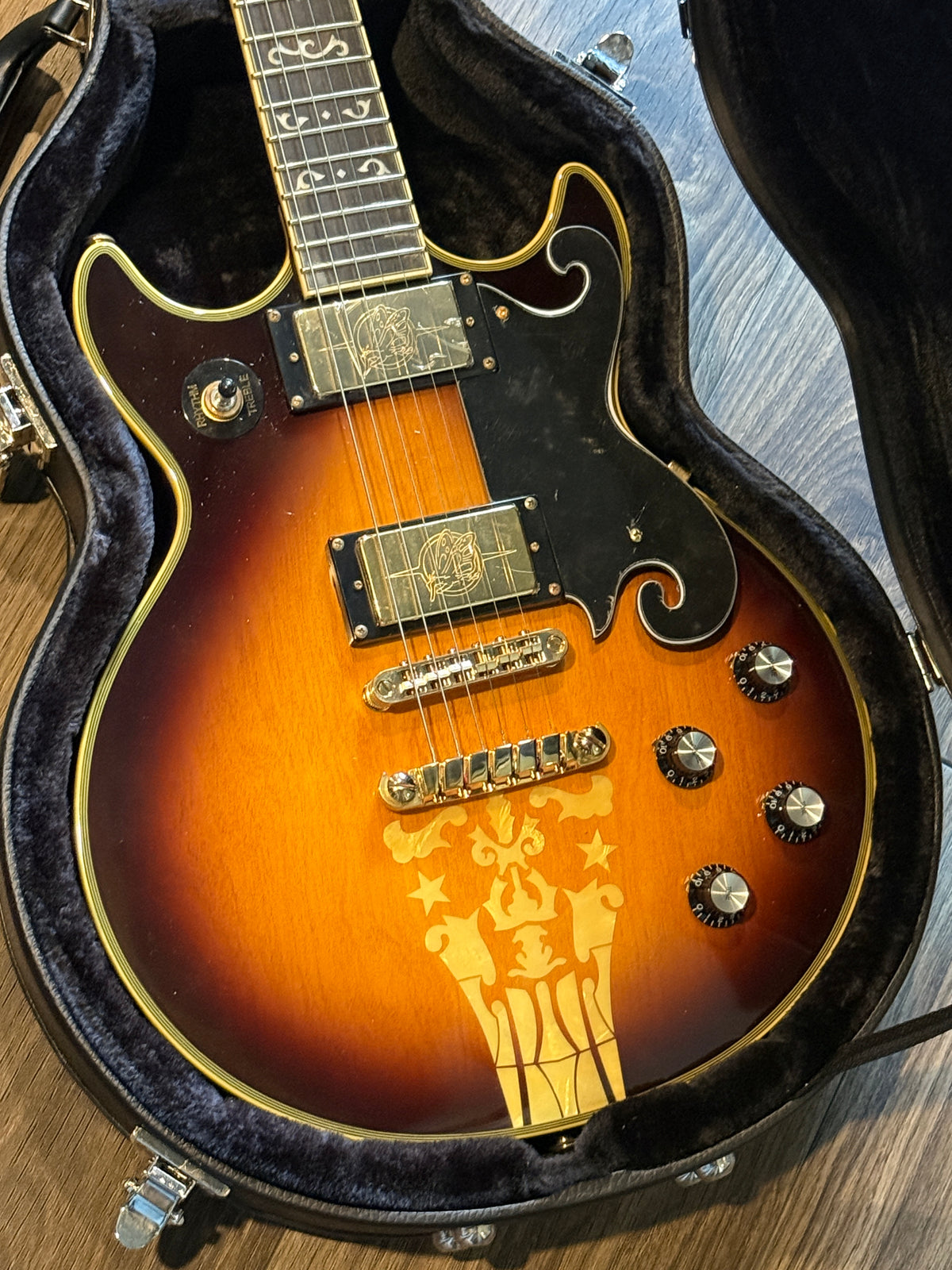 Ibanez AR Series AR725 in Violin Sunburst with Hardshell case