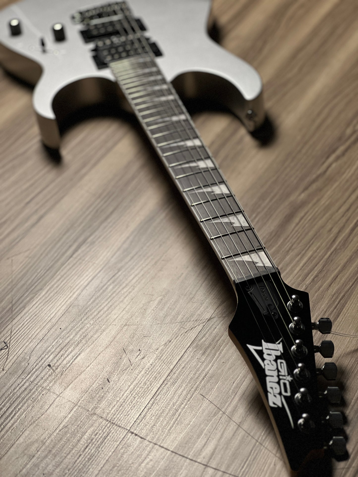 Ibanez GRG170DX-SV in Silver