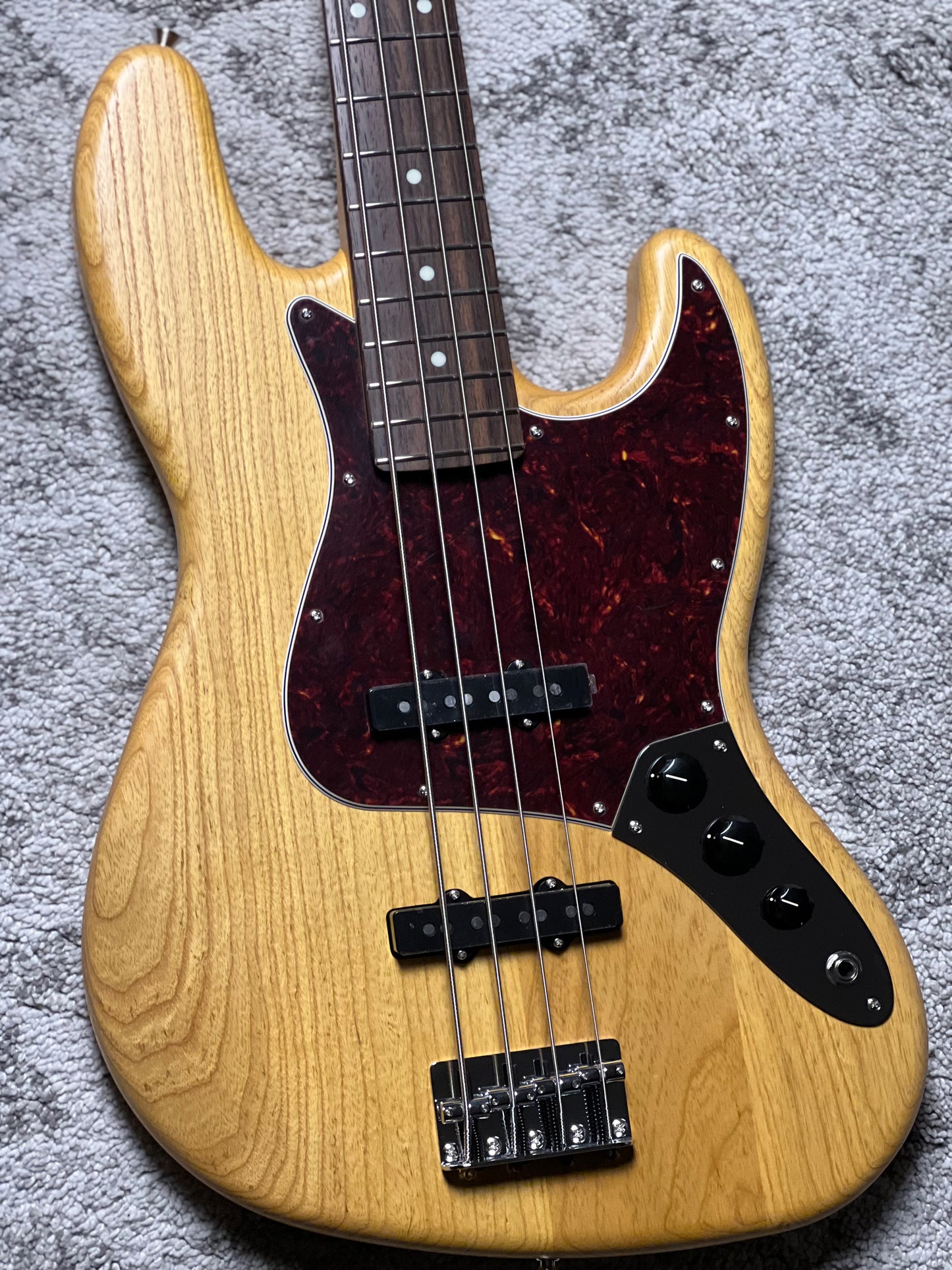 Fender MIJ Limited Jazz Bass Guitar with RW FB in Raw Ash Vintage Natural JD25010606