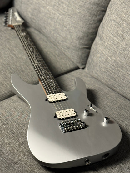 กีตาร์ไฟฟ้า Ibanez TOD10 Tim Henson Signature สีเงินคลาสสิก