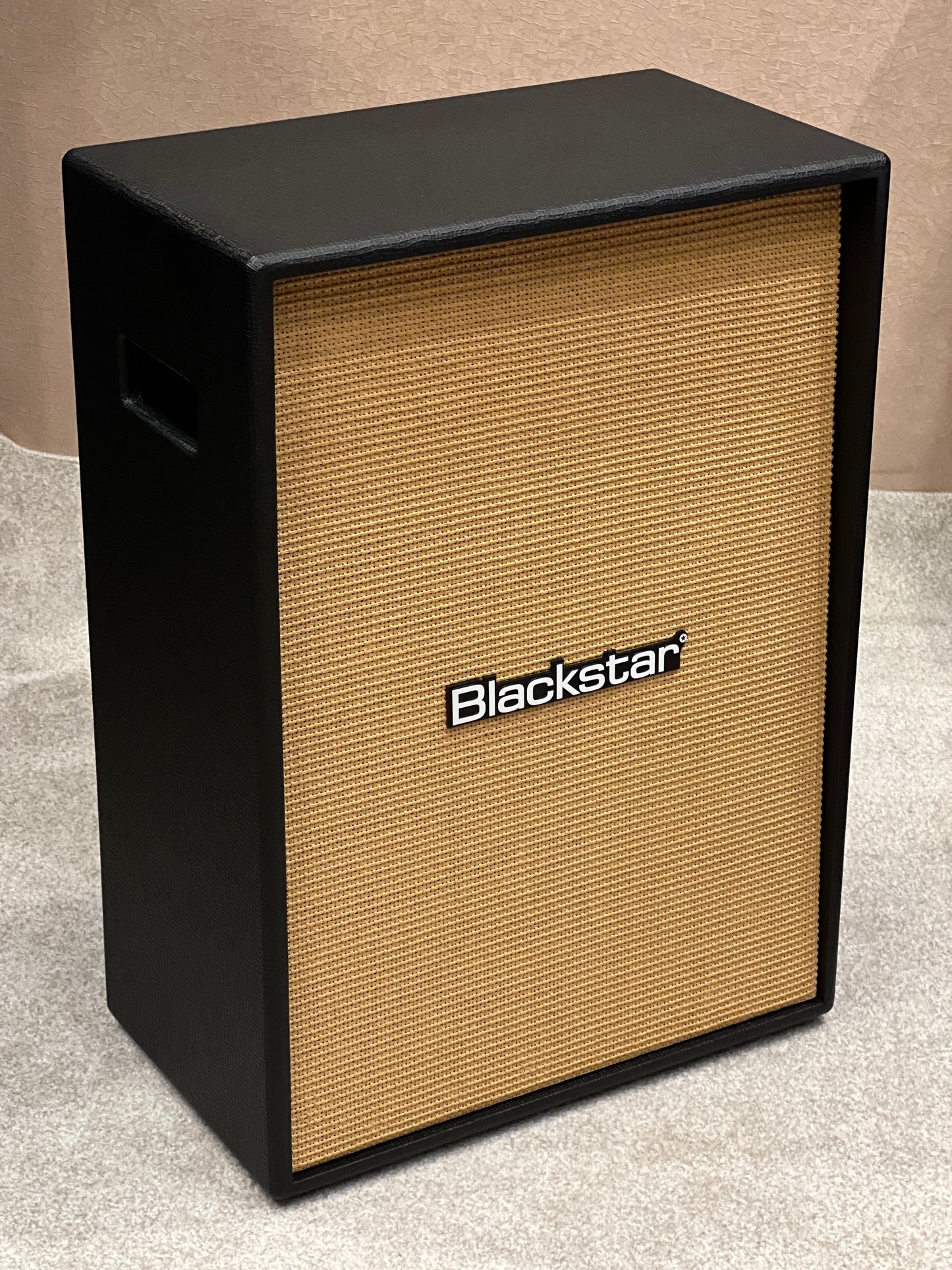 Blackstar Debut 212V Vertical 100-watt, 2 x 12-inch Cabinet in Black
