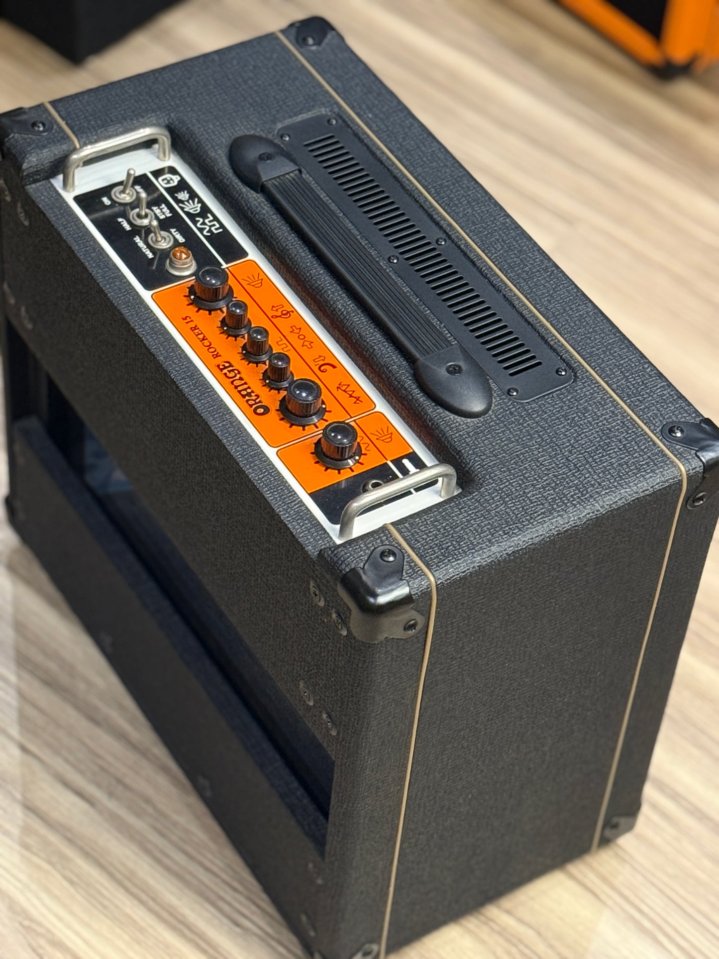 Orange Rocker 15- 15-watt 1x10 inch Tube Combo in Black