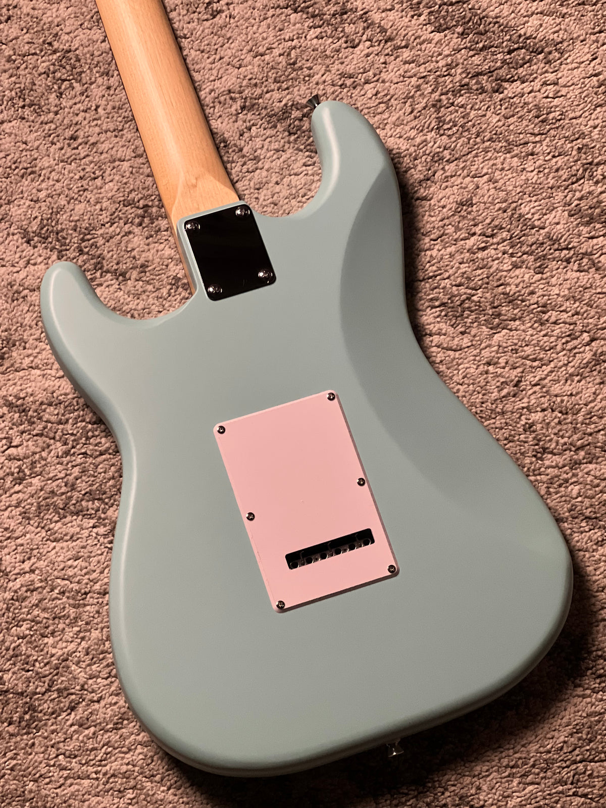 Squier Debut Series Stratocaster HSS with Laurel FB in Daphne Blue