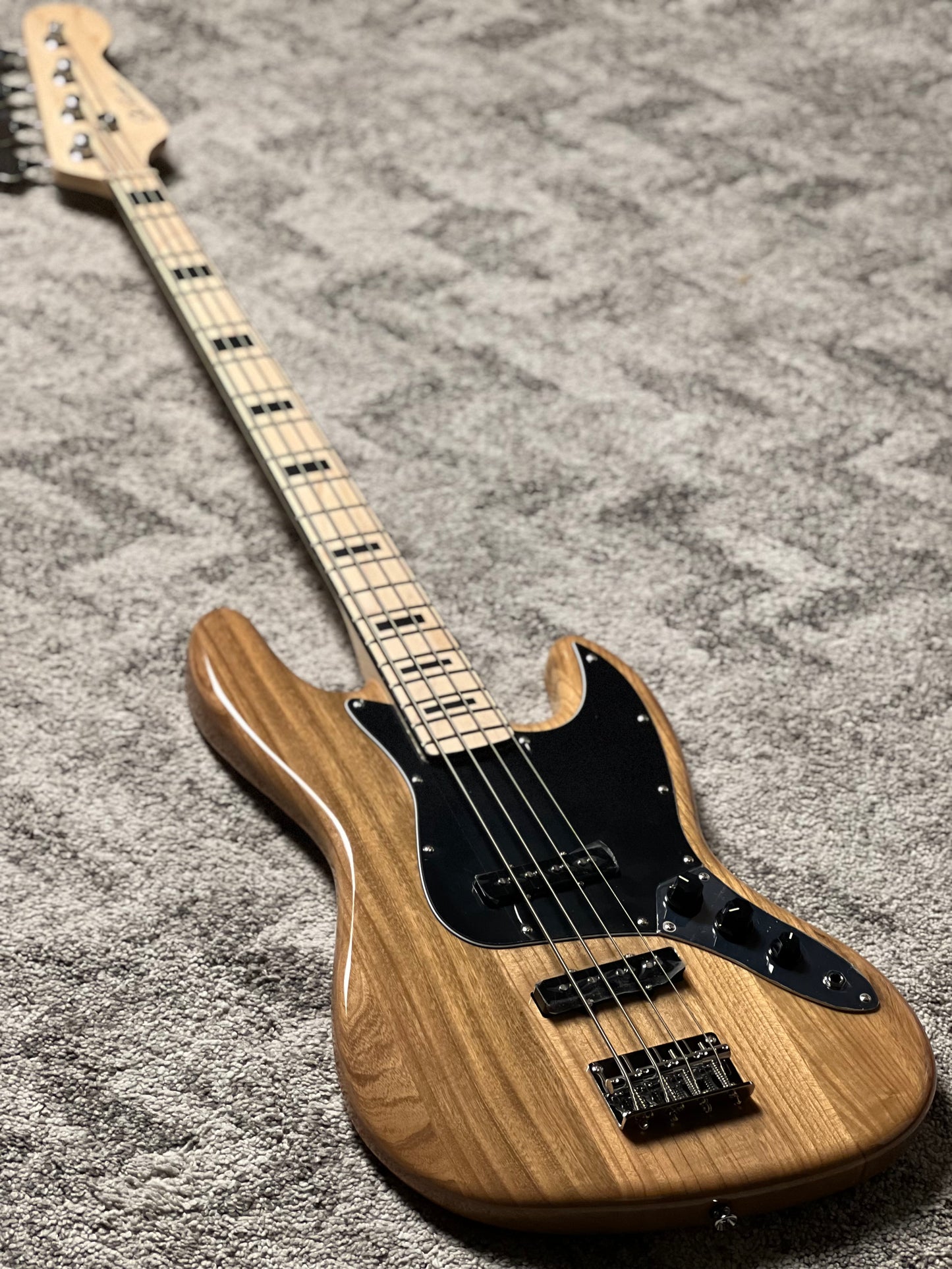 SLX Sparrow 70s Special Essentials with Maple FB in Vintage Natural