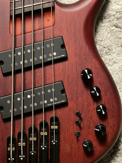 Sire Marcus Miller M6 5-string Headless in Mahogany Satin