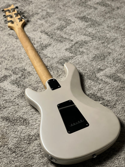 PRS SE NF3 With Maple Fingerboard In Pearl White CTI G039507 (USED)
